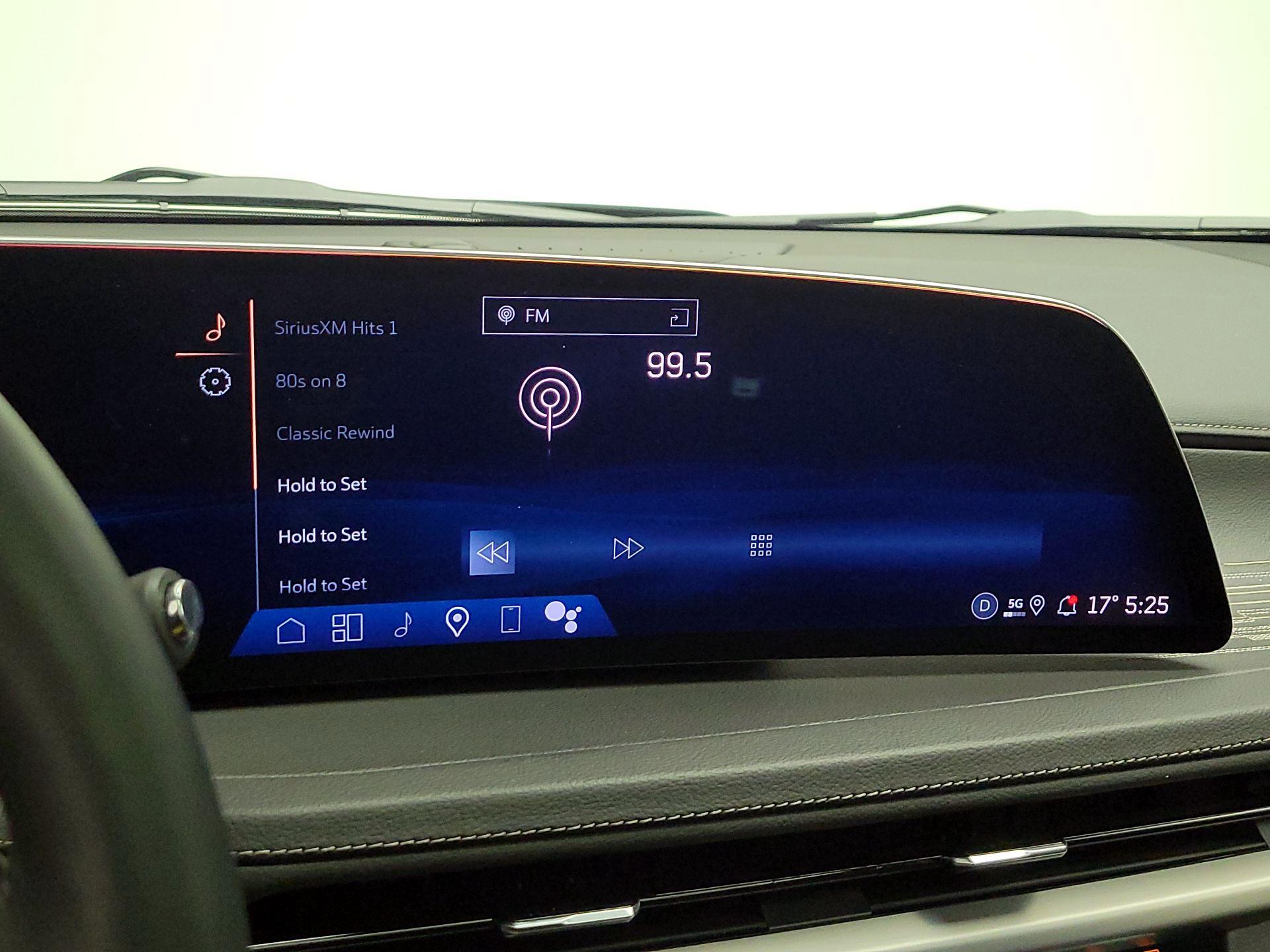 Thumbnail: 2025 Cadillac XT4 - 16