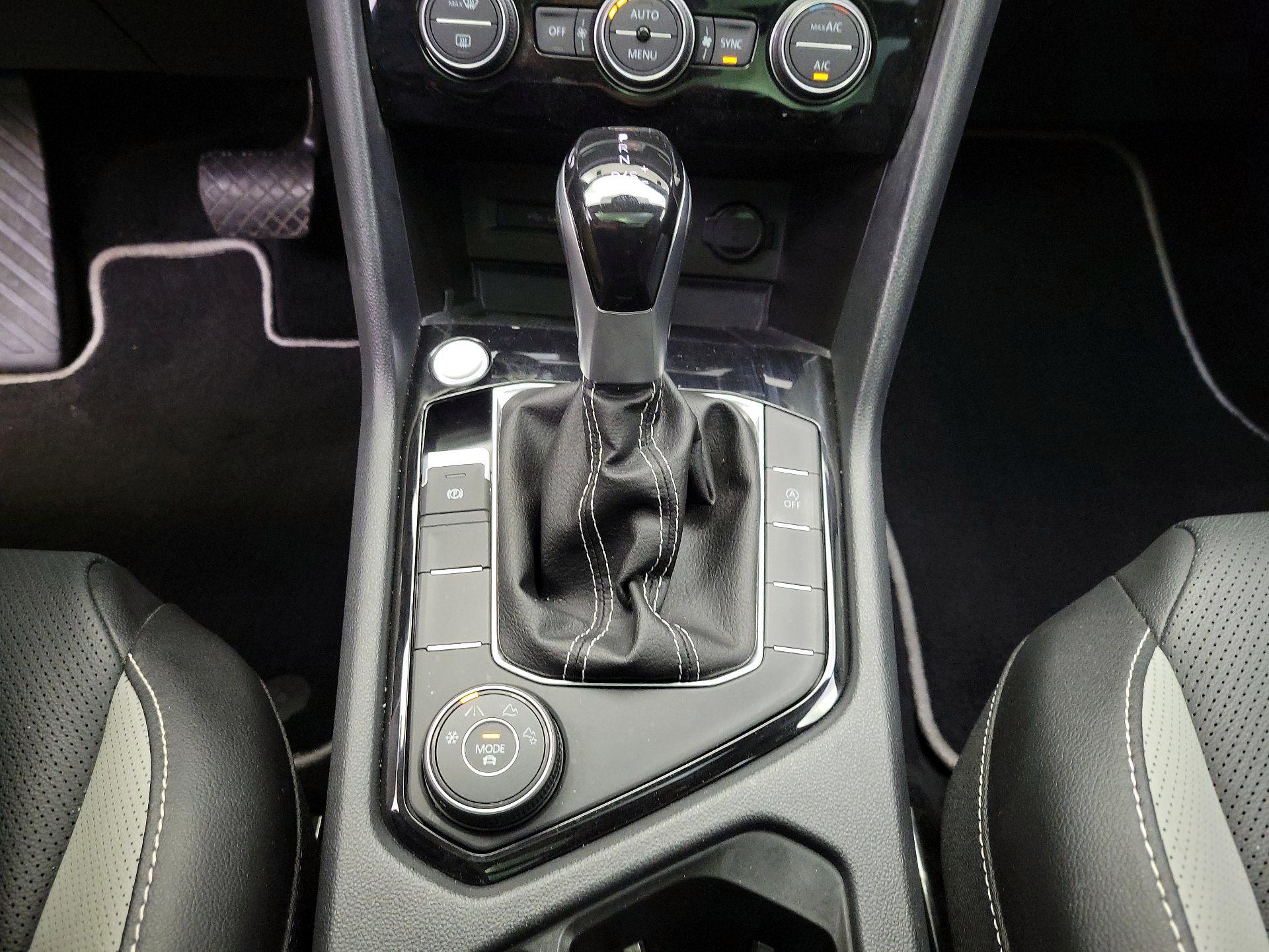 Thumbnail: 2023 Volkswagen Taos - 18