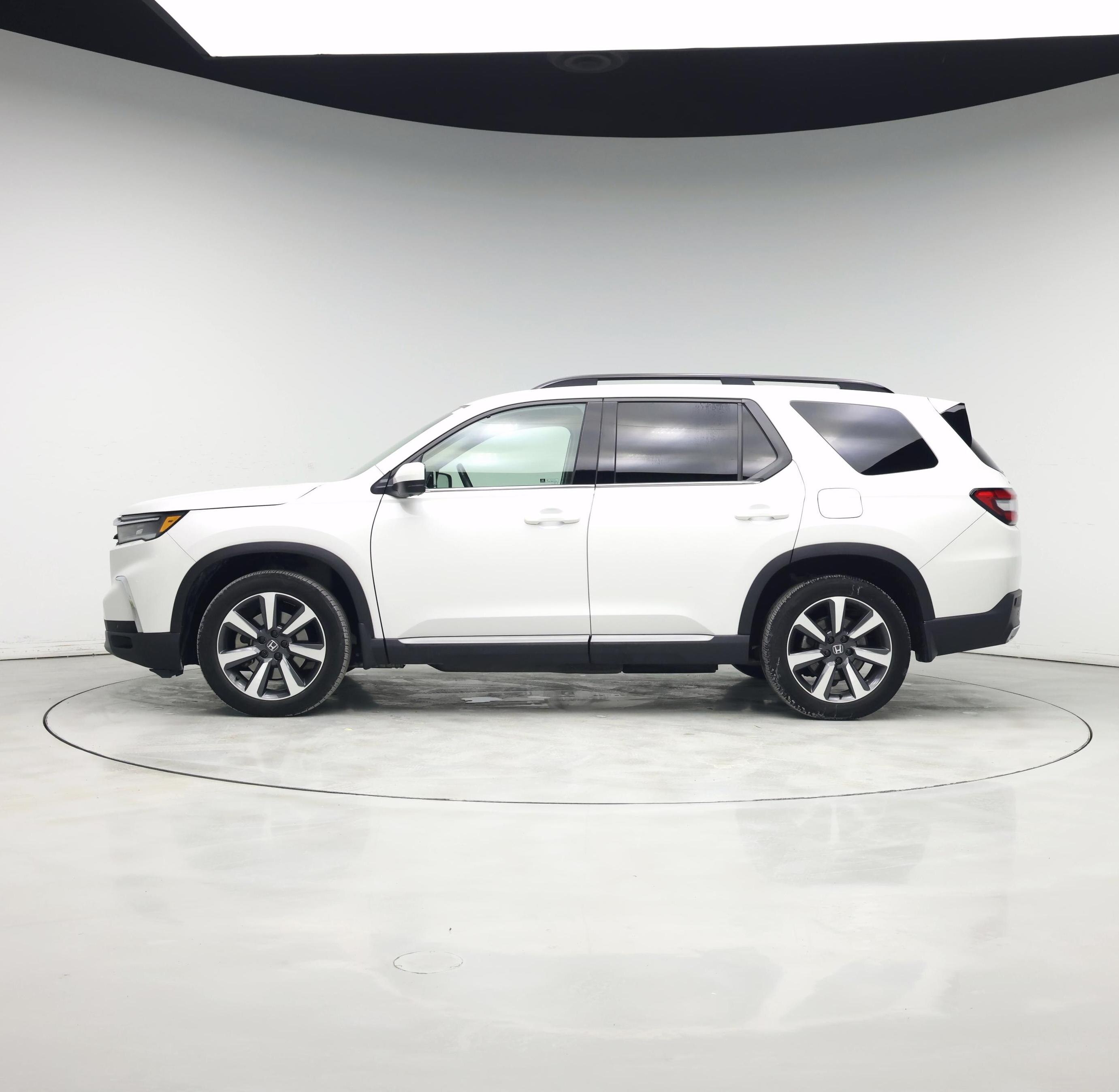 Thumbnail: 2023 Honda Pilot - 3