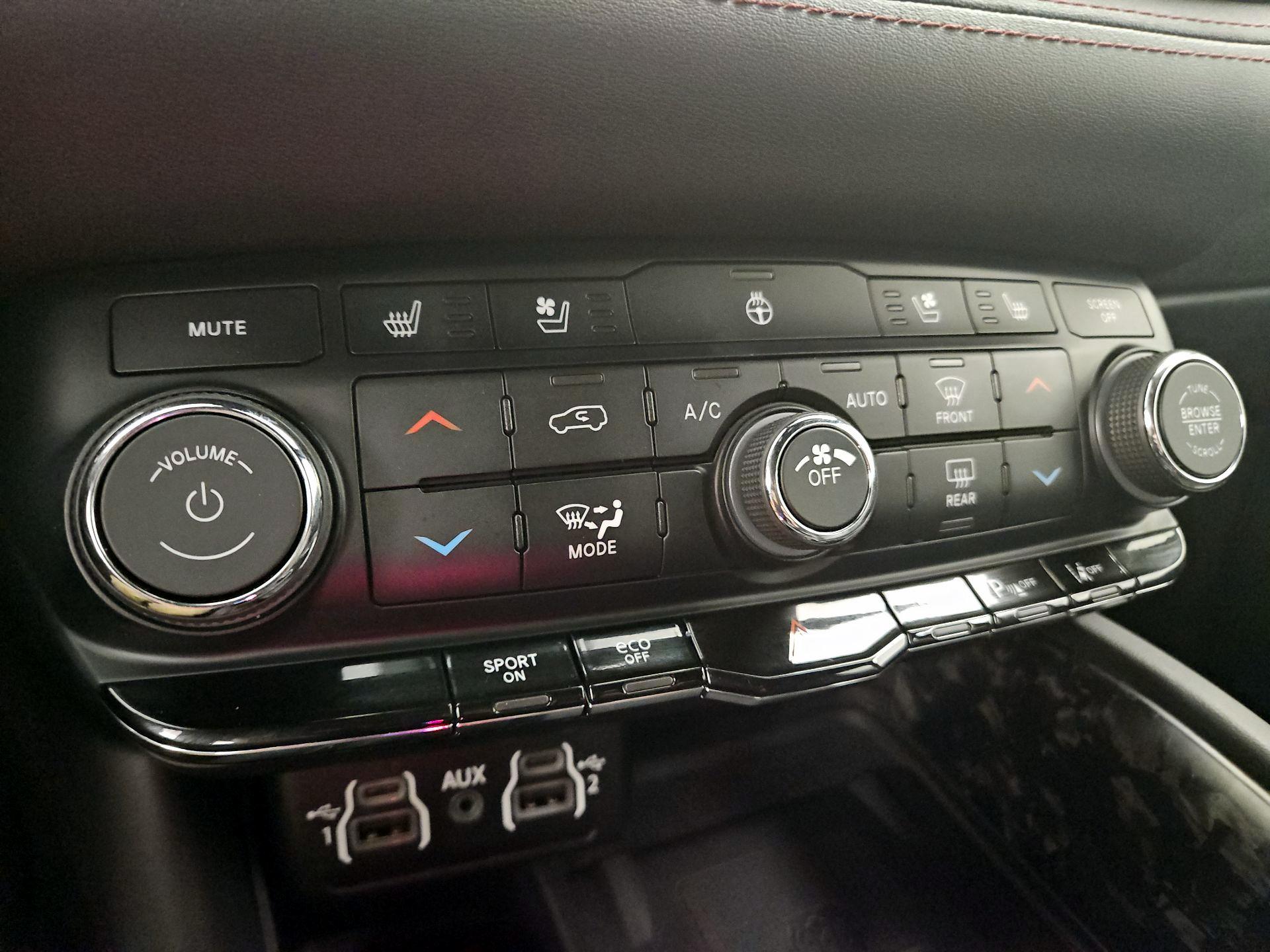 Thumbnail: 2022 Dodge Durango - 17