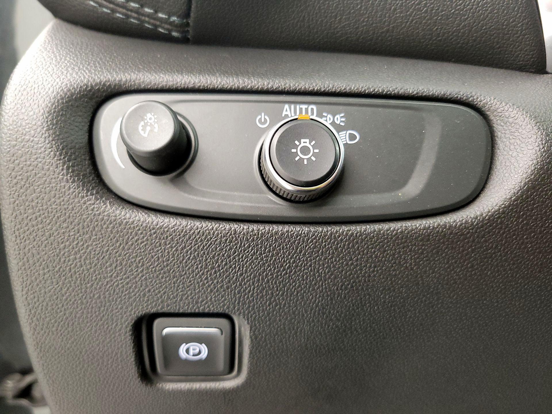 Thumbnail: 2020 Chevrolet Blazer - 13