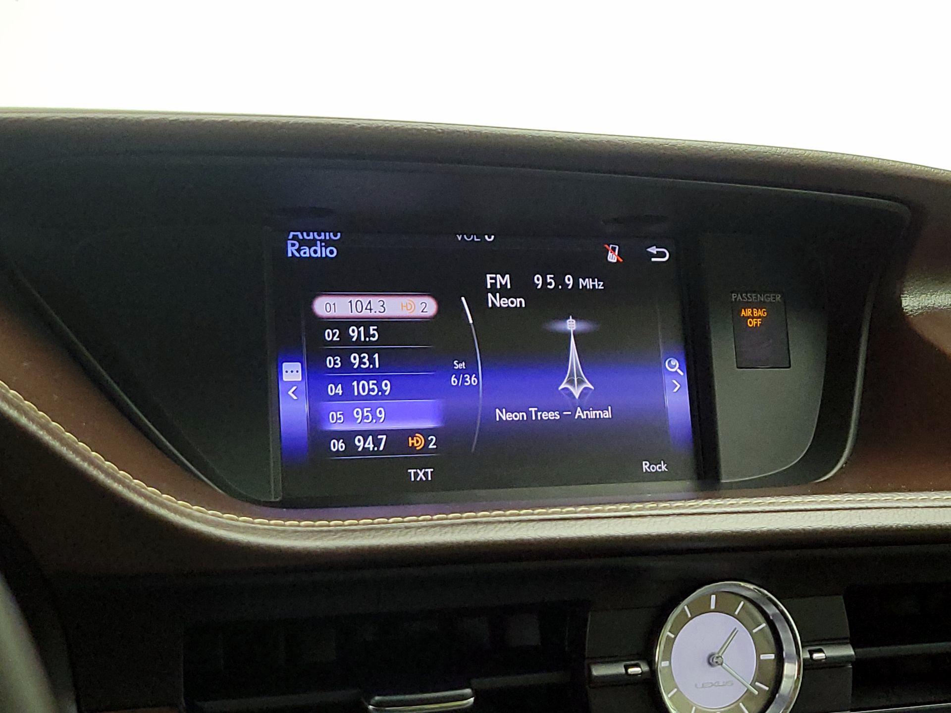 Thumbnail: 2016 Lexus ES - 15