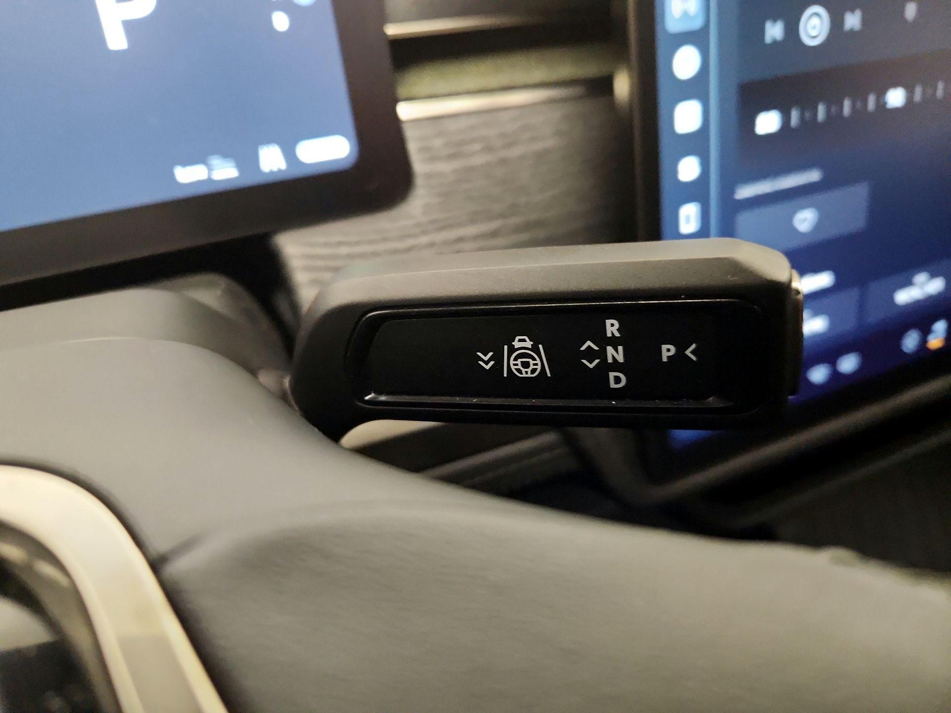 Thumbnail: 2024 Rivian R1T - 16