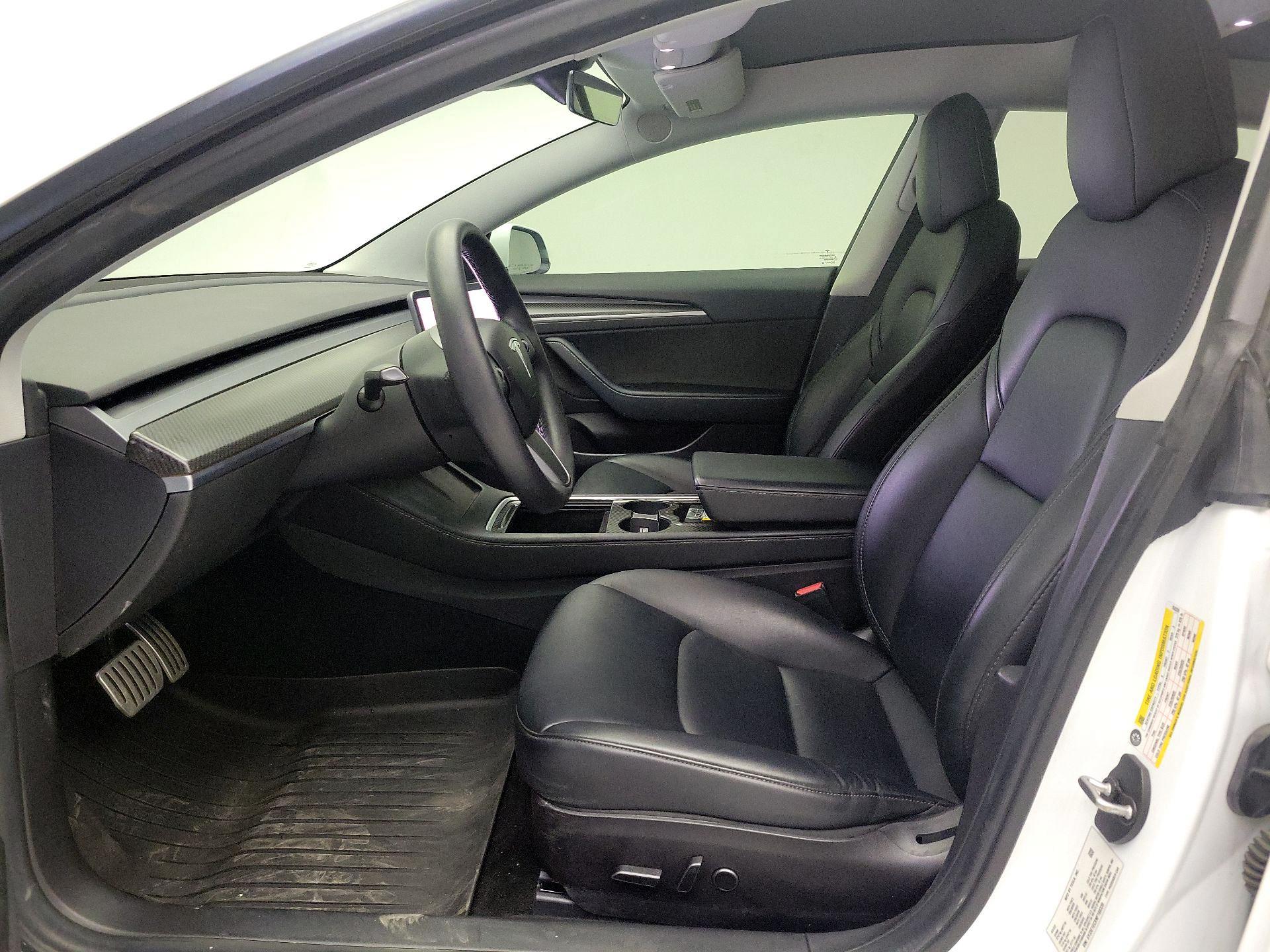 Thumbnail: 2022 Tesla Model 3 - 11