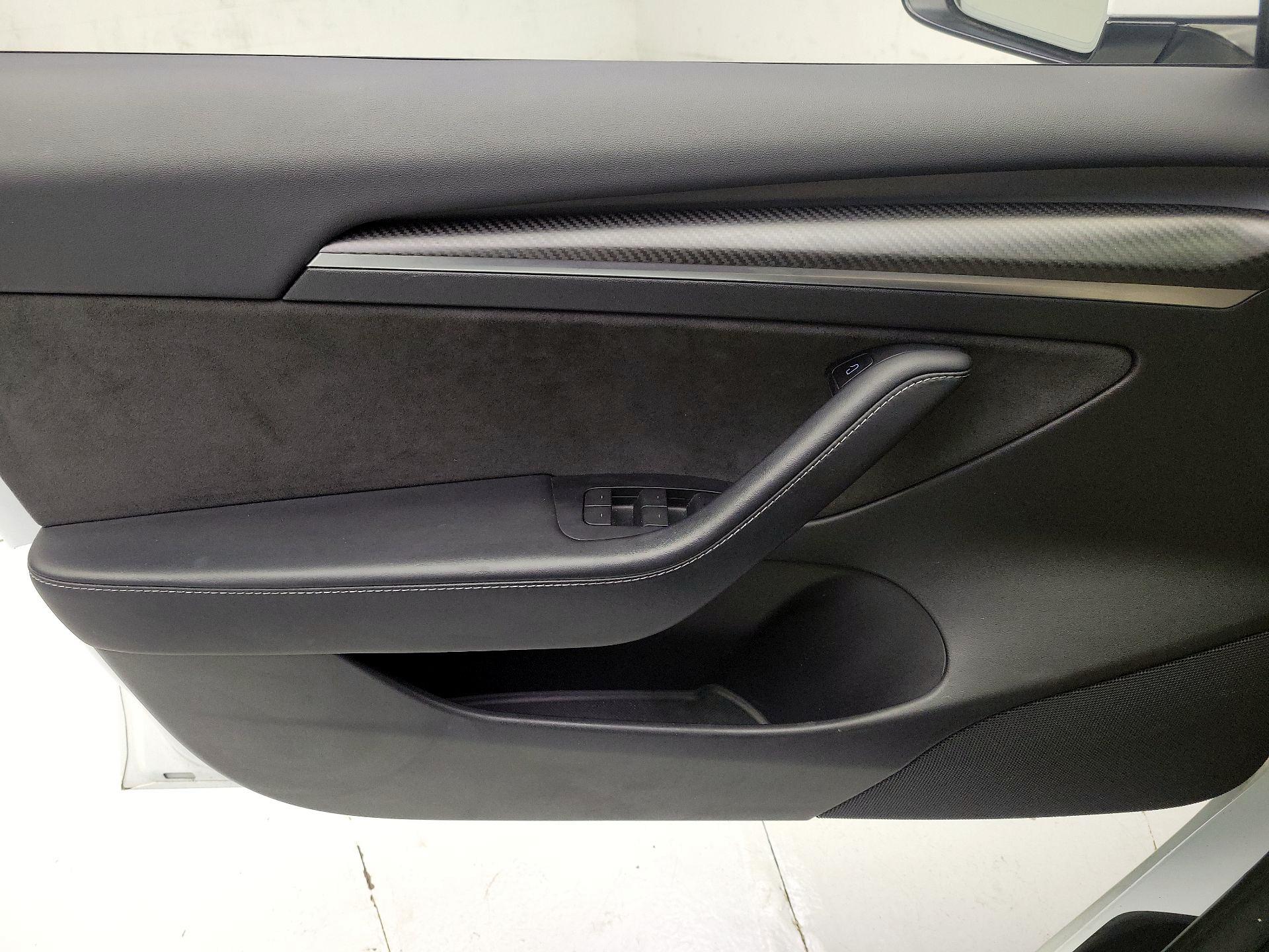 Thumbnail: 2022 Tesla Model 3 - 12