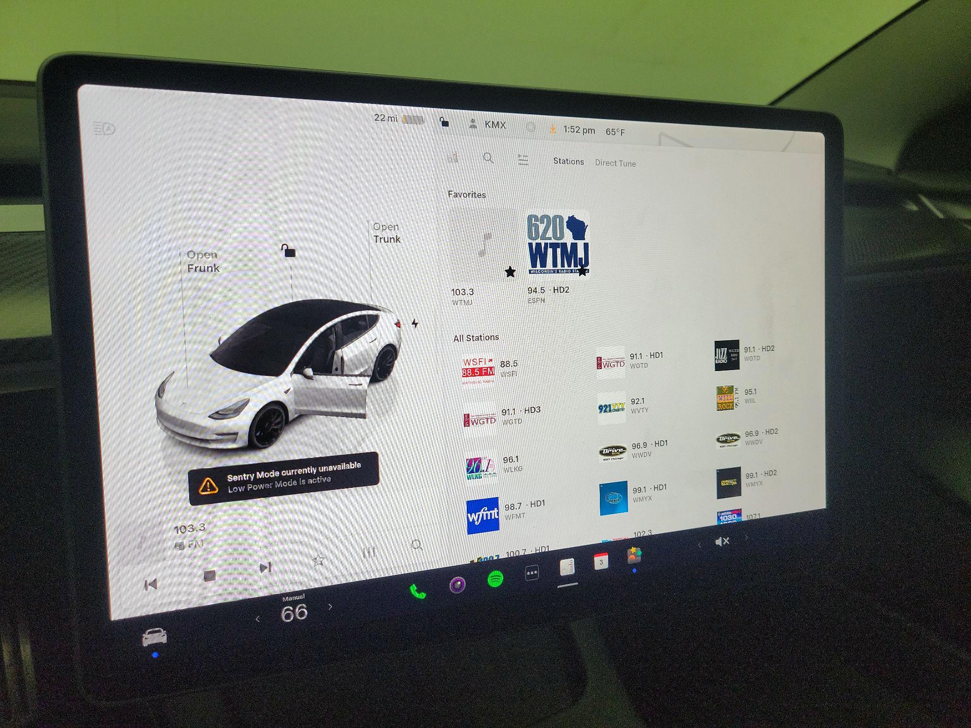 Thumbnail: 2022 Tesla Model 3 - 15