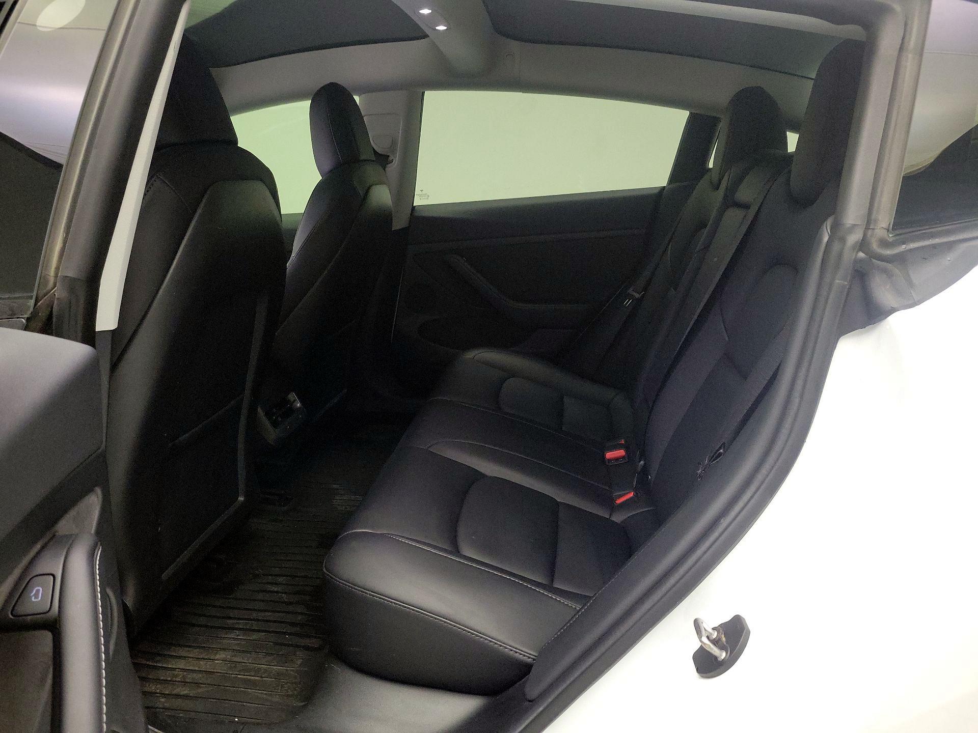 Thumbnail: 2022 Tesla Model 3 - 18