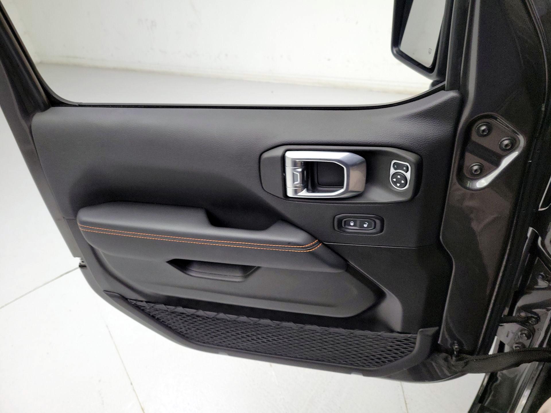 Thumbnail: 2023 Jeep Gladiator - 12