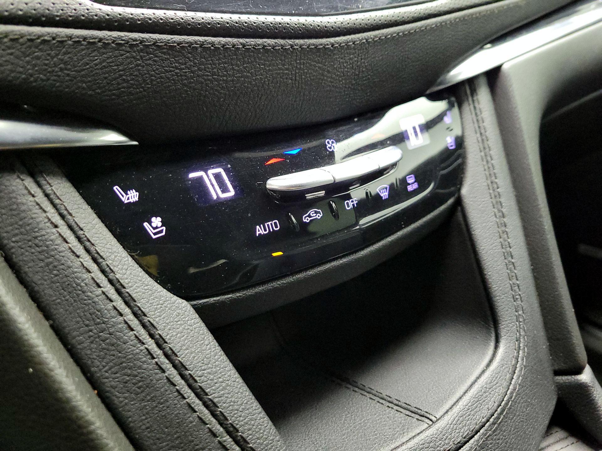 Thumbnail: 2024 Cadillac XT5 - 16