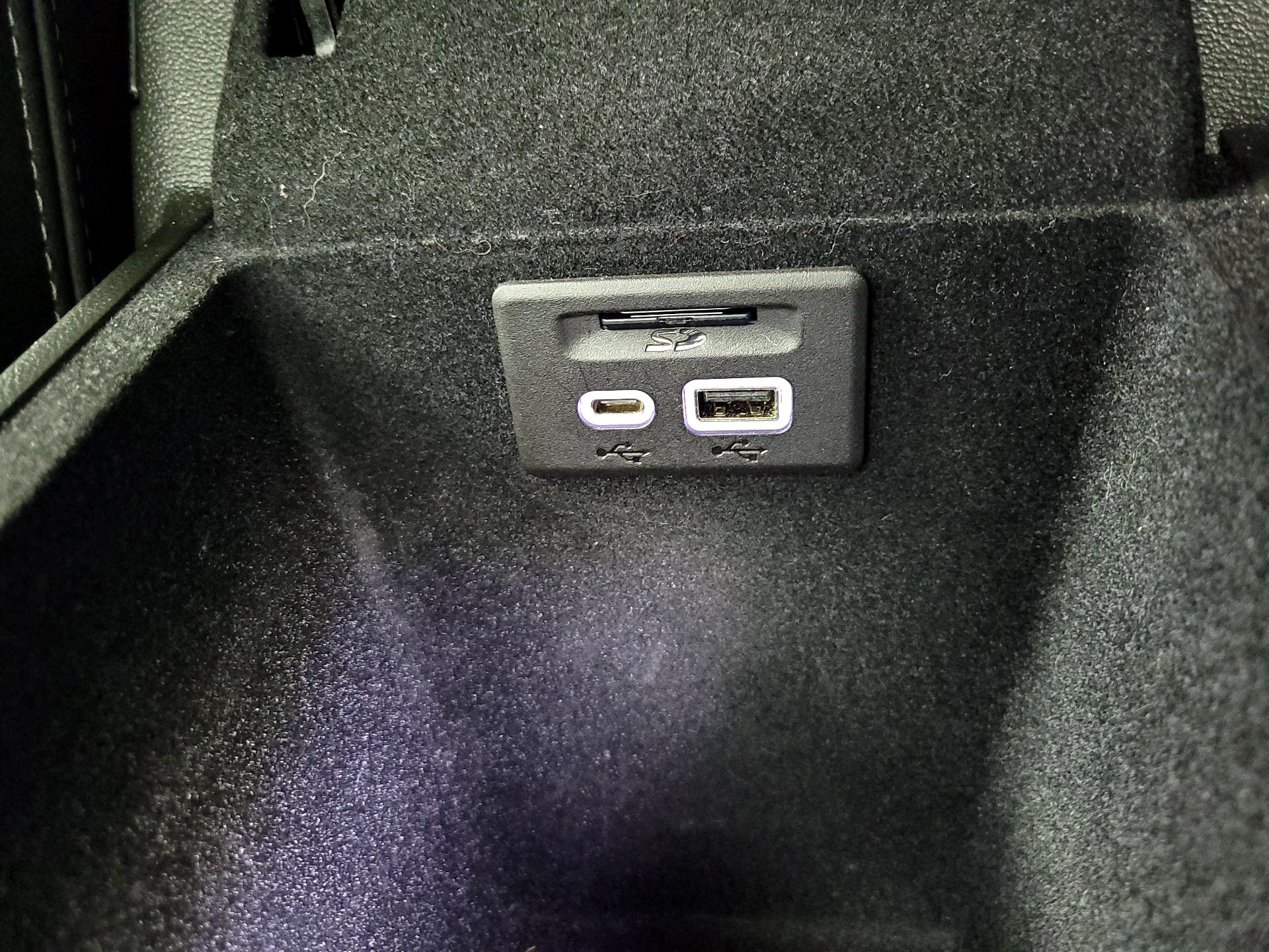 Thumbnail: 2024 Cadillac XT5 - 18