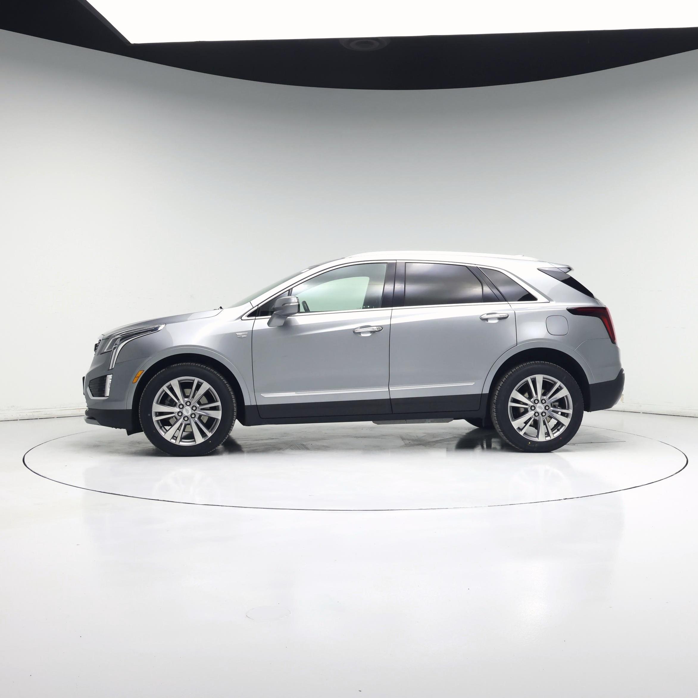 Thumbnail: 2024 Cadillac XT5 - 3