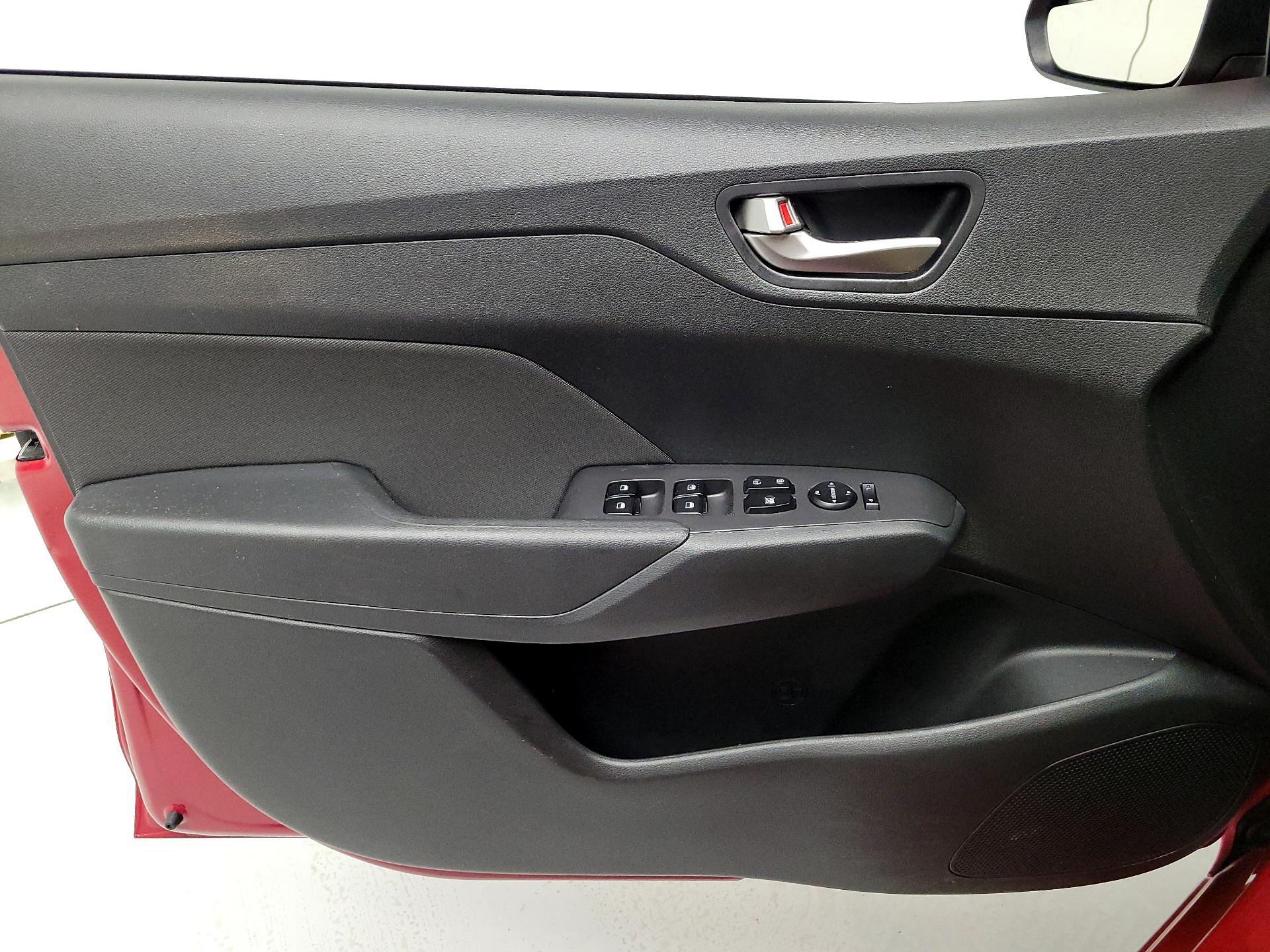 Thumbnail: 2022 Hyundai Accent - 12