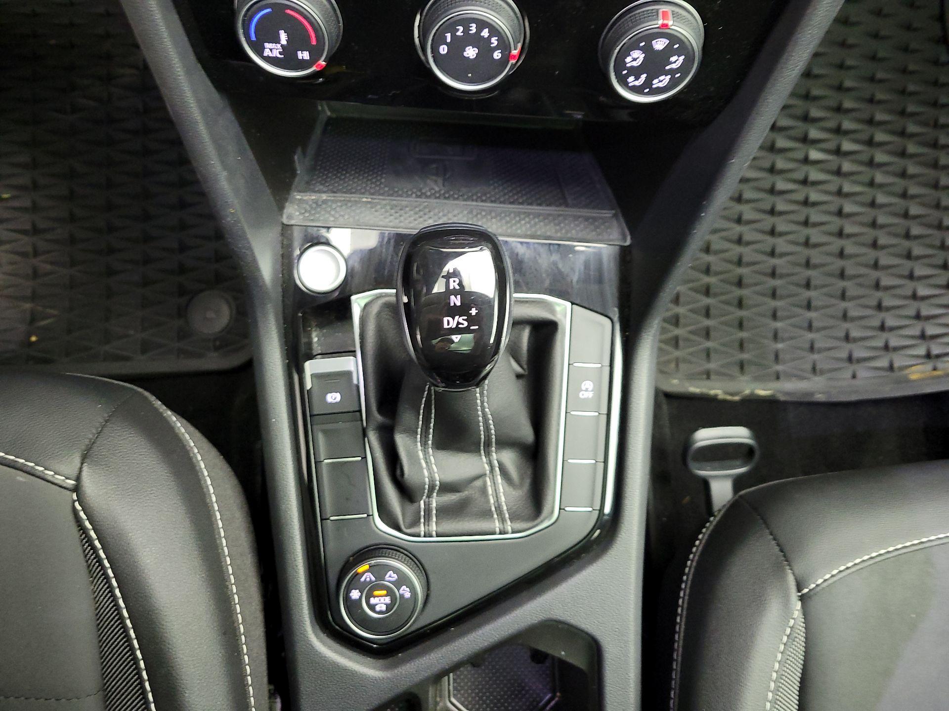 Thumbnail: 2023 Volkswagen Taos - 15