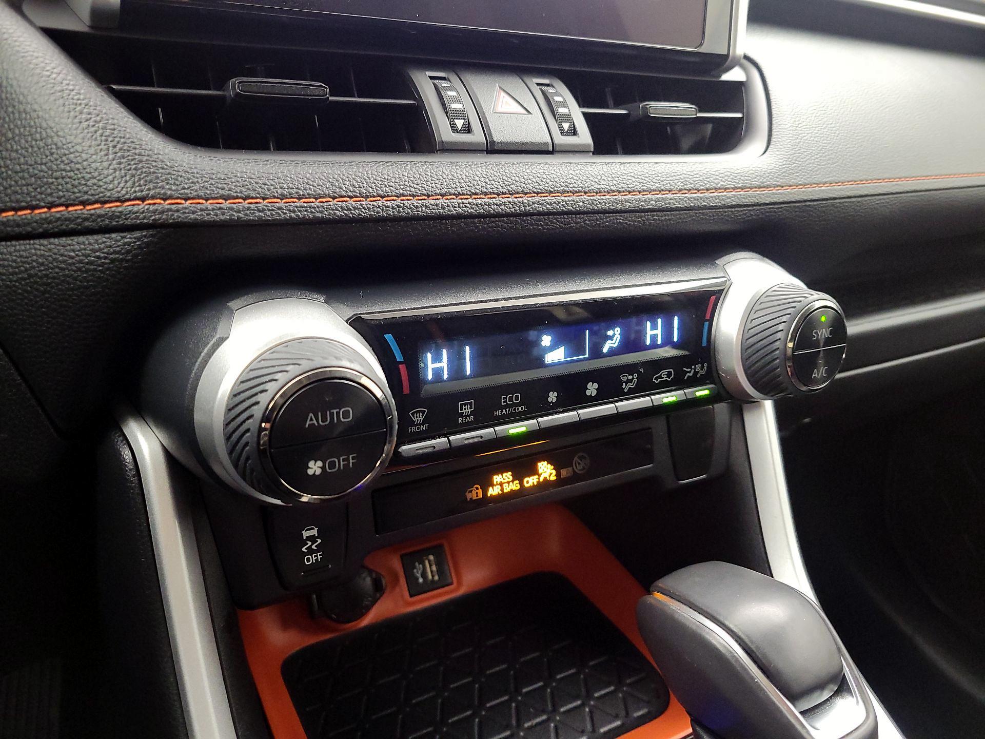 Thumbnail: 2024 Toyota RAV4 - 16