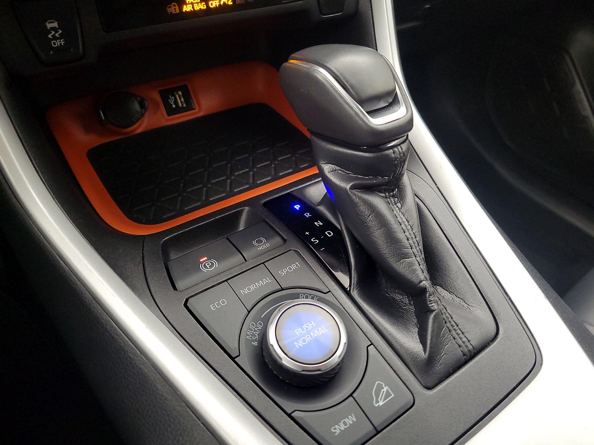 Thumbnail: 2024 Toyota RAV4 - 17