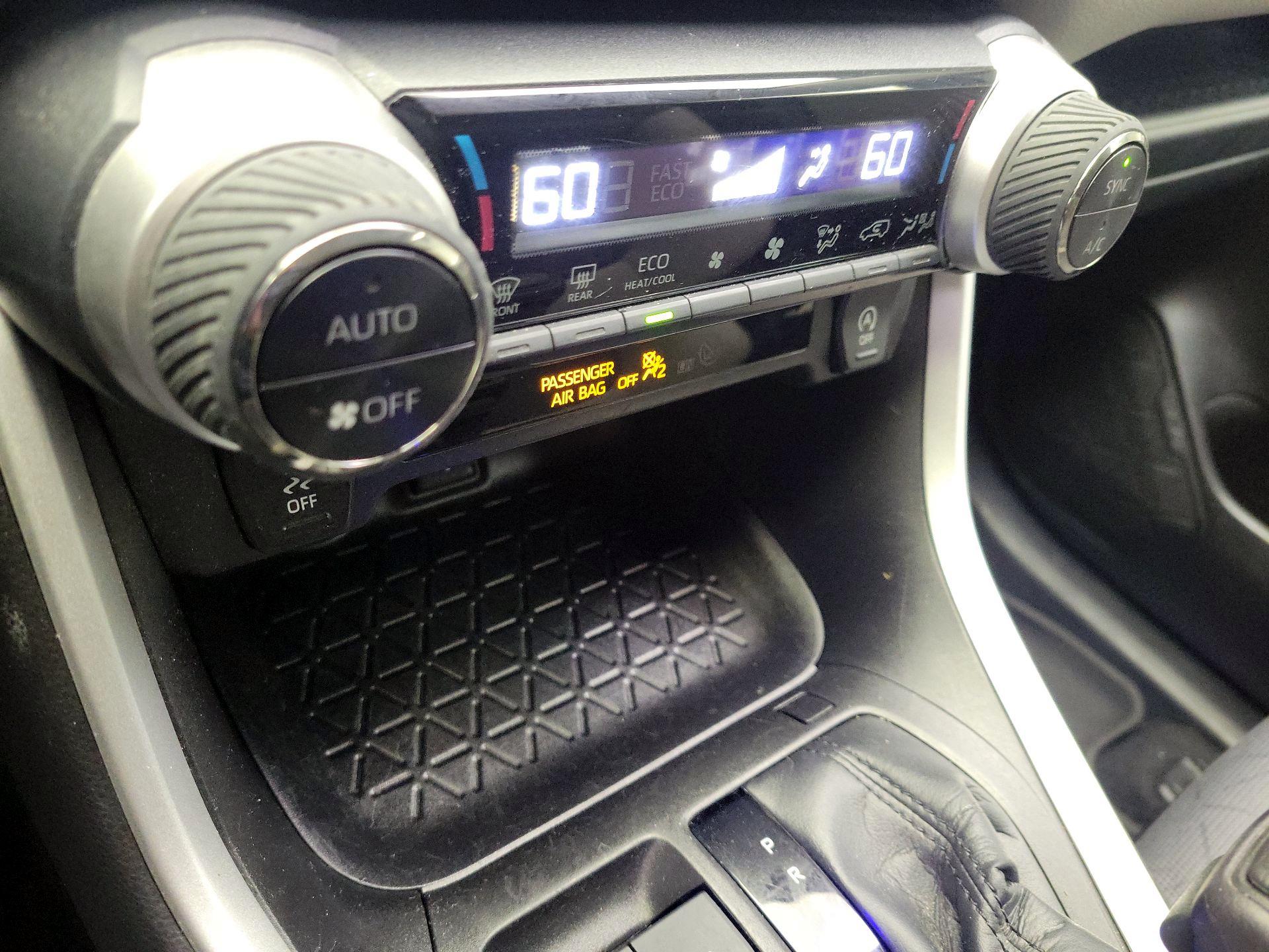 Thumbnail: 2021 Toyota RAV4 - 16