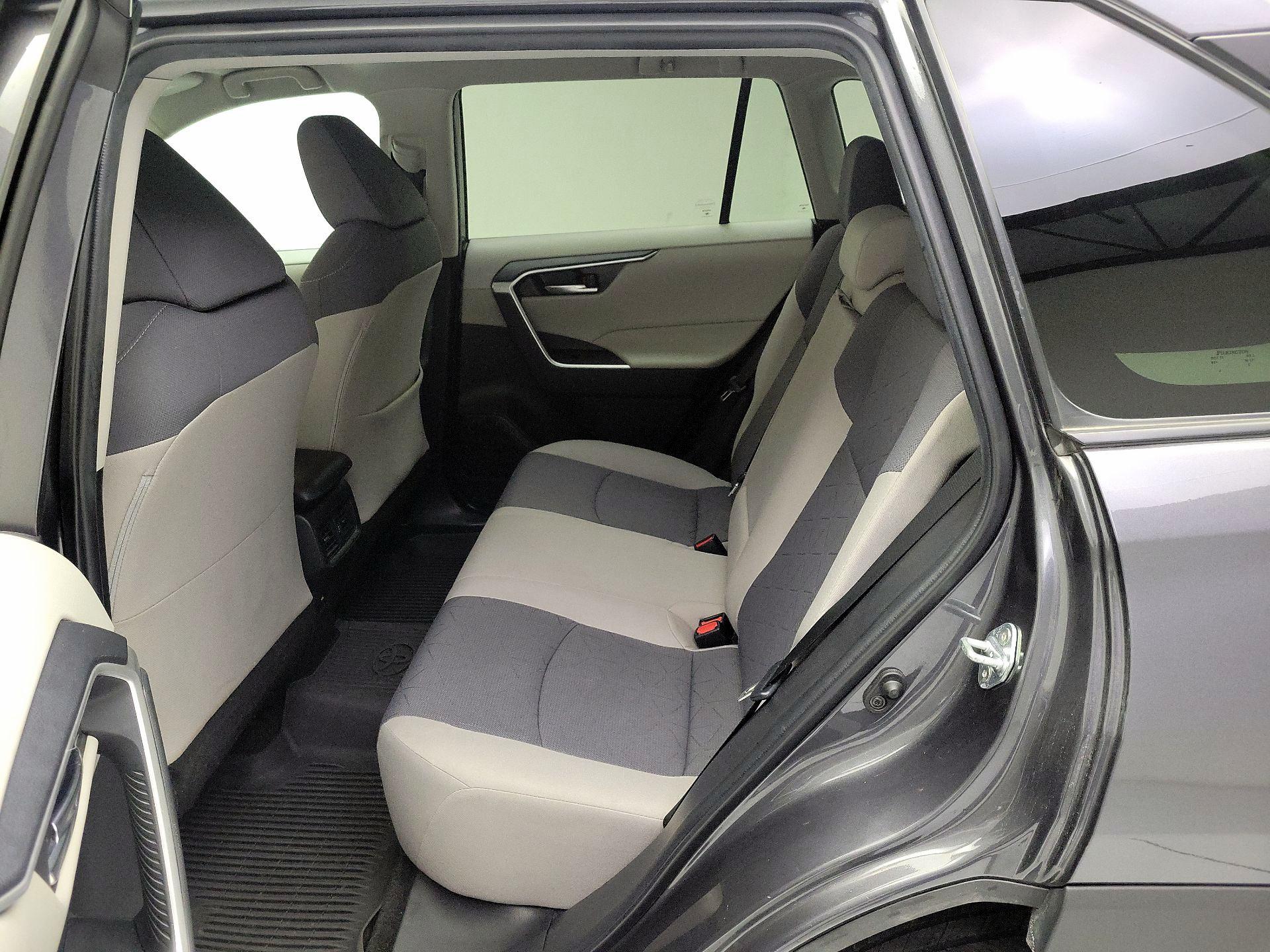 Thumbnail: 2021 Toyota RAV4 - 19