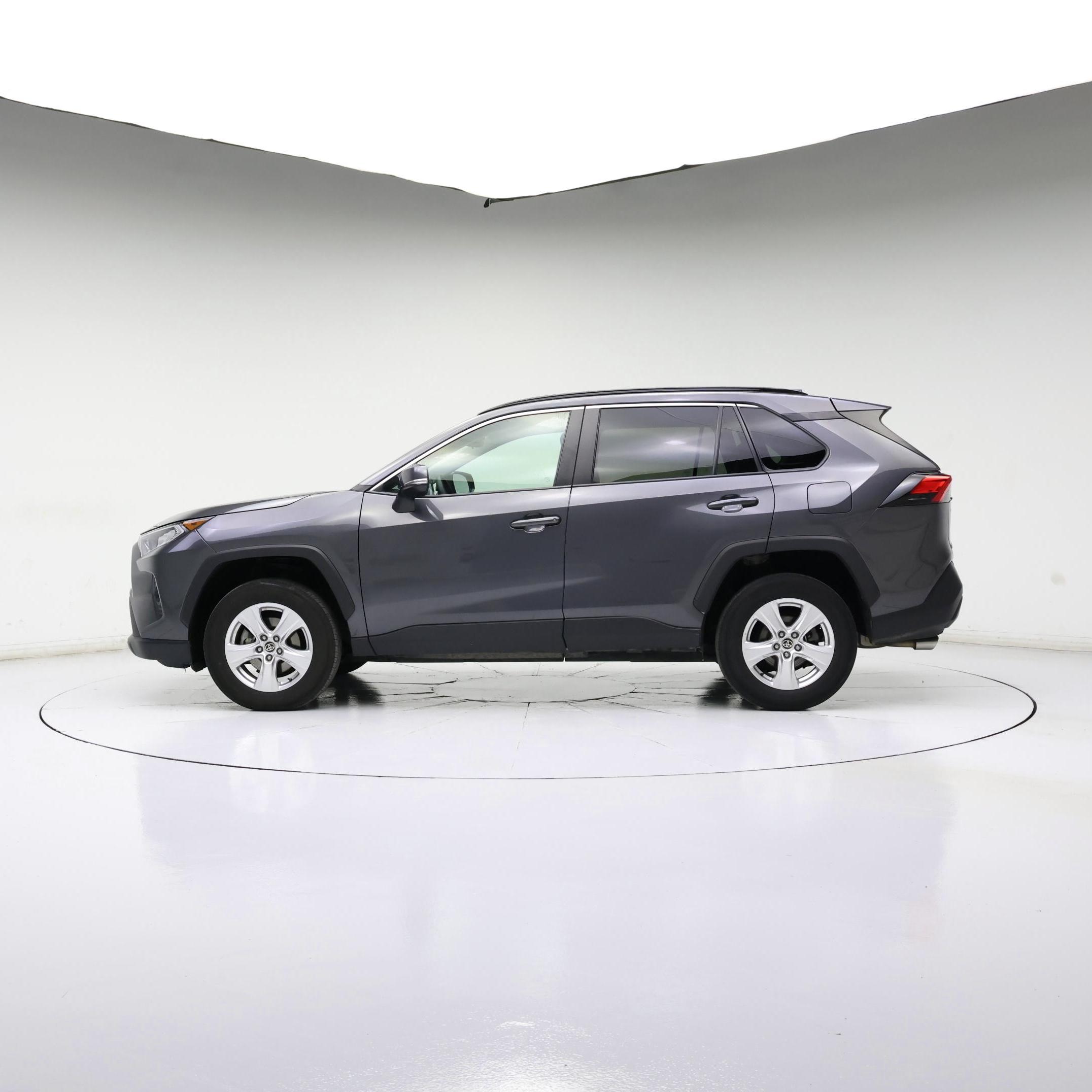 Thumbnail: 2021 Toyota RAV4 - 3