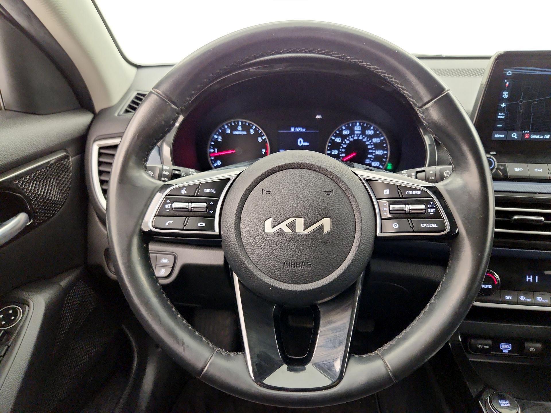 Thumbnail: 2023 Kia Seltos - 10