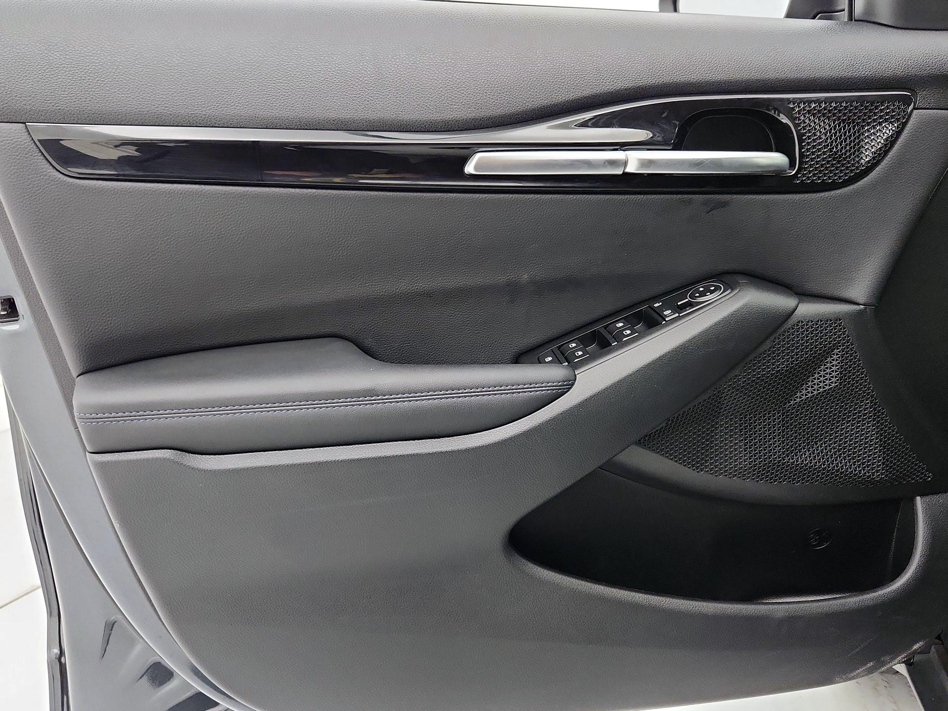 Thumbnail: 2023 Kia Seltos - 12