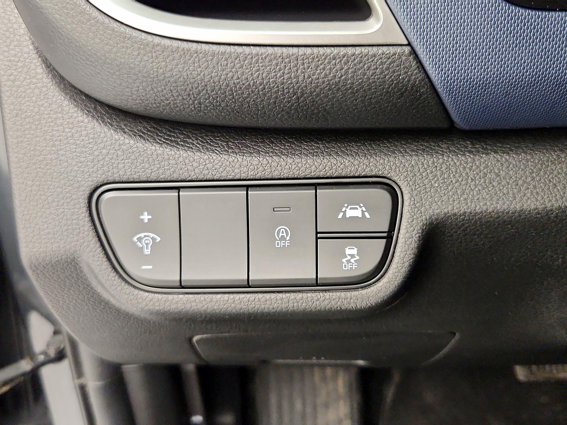 Thumbnail: 2023 Kia Seltos - 13