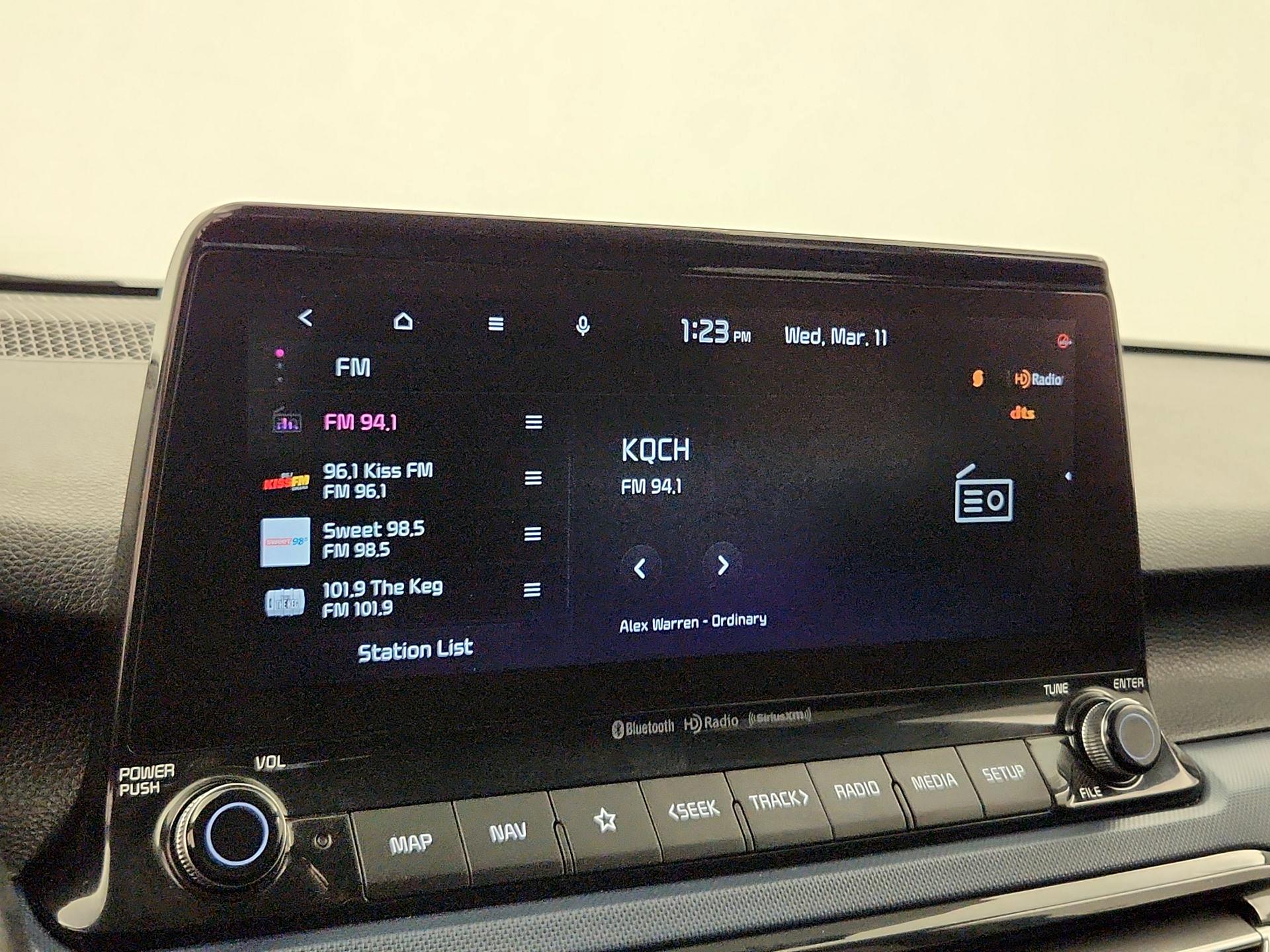 Thumbnail: 2023 Kia Seltos - 16