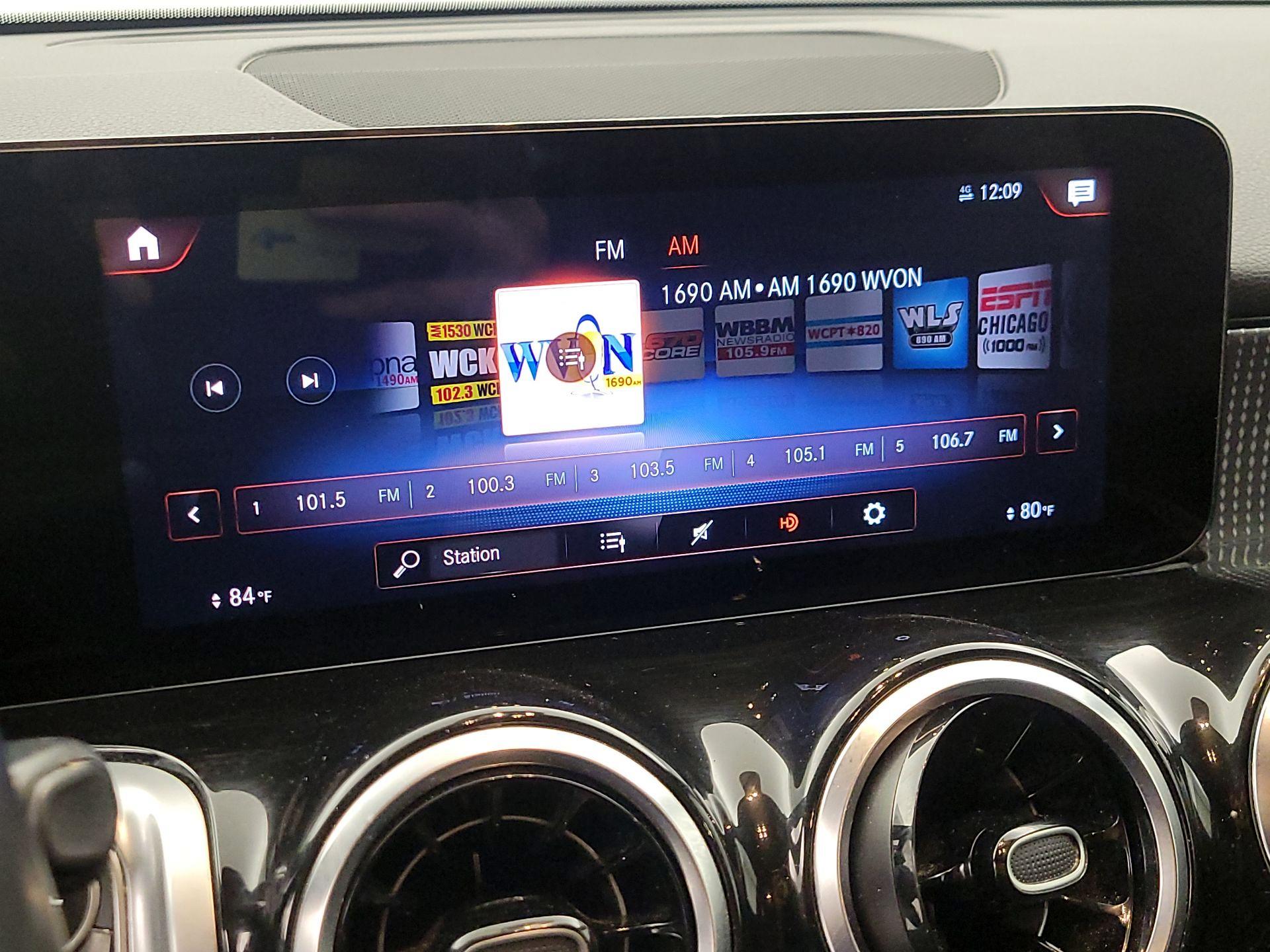 Thumbnail: 2022 Mercedes-Benz GLB - 15