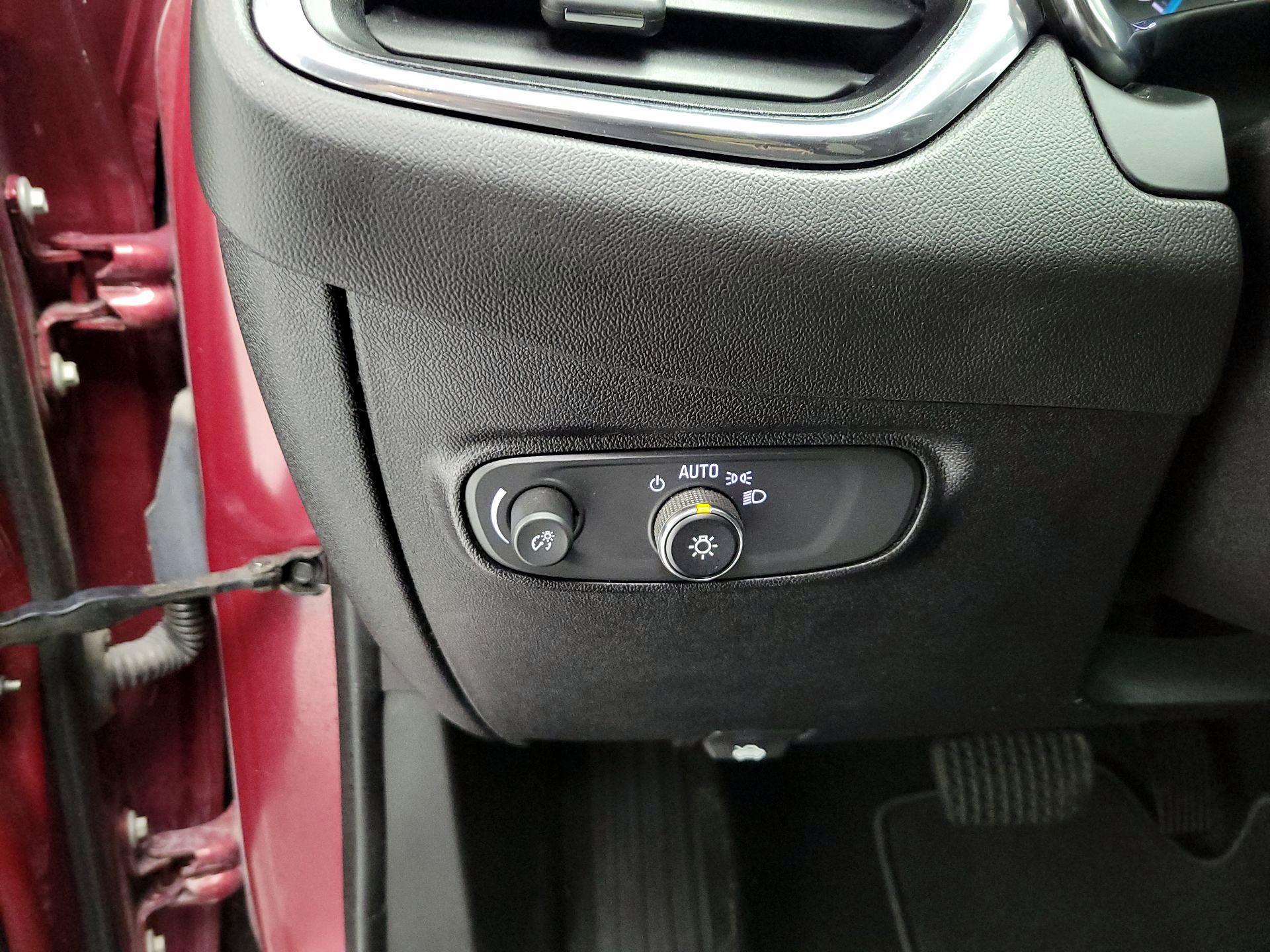 Thumbnail: 2018 Chevrolet Equinox - 13