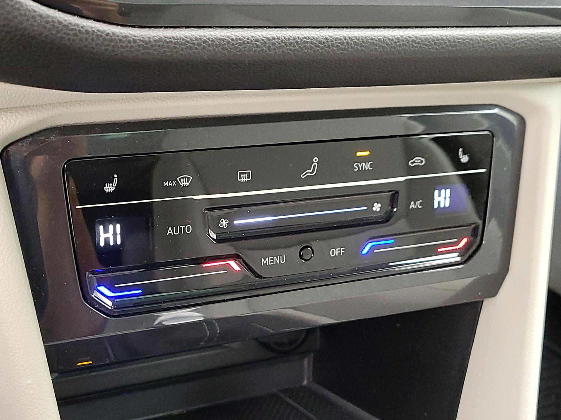 Thumbnail: 2024 Volkswagen Tiguan - 16