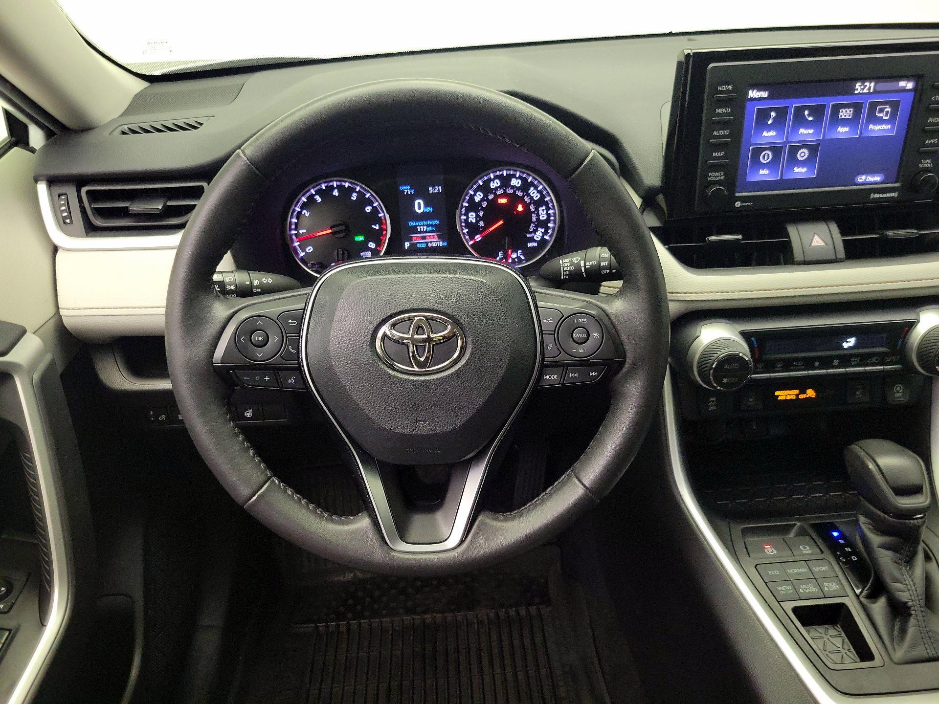 Thumbnail: 2021 Toyota RAV4 - 10