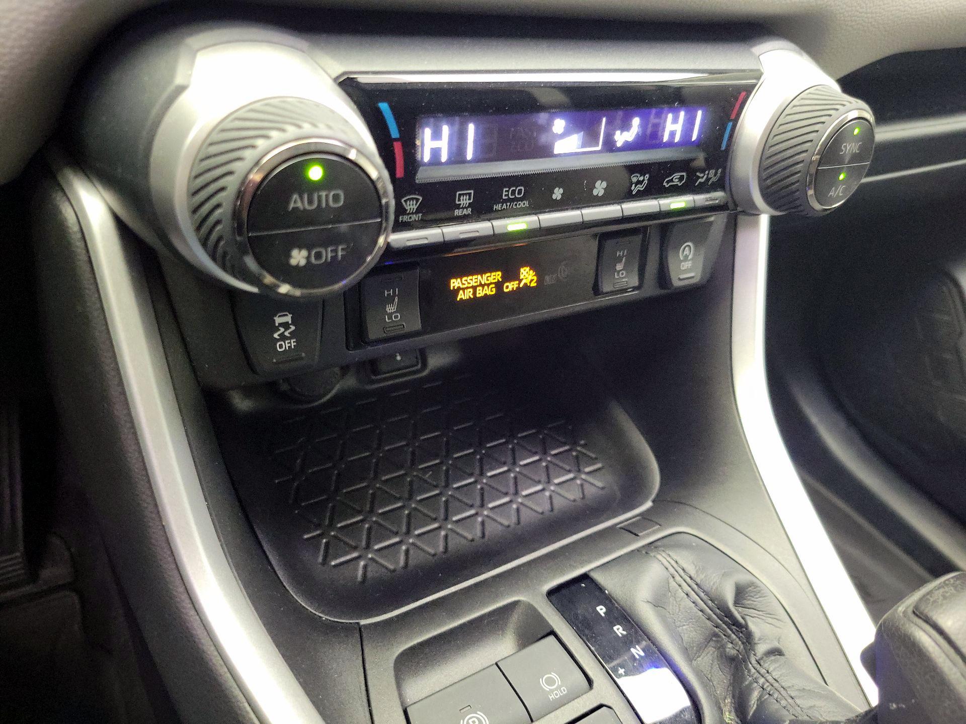 Thumbnail: 2021 Toyota RAV4 - 16