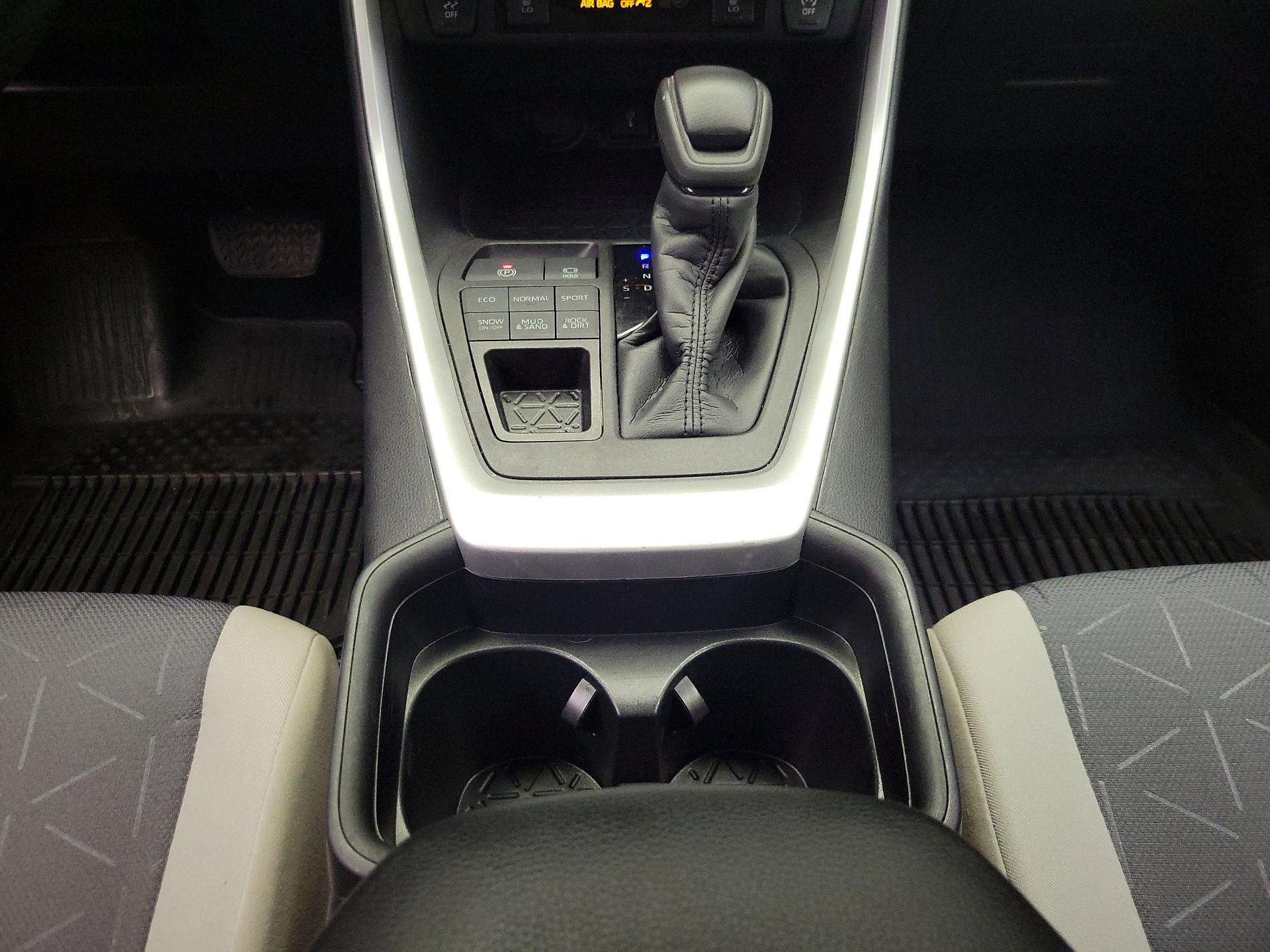 Thumbnail: 2021 Toyota RAV4 - 17