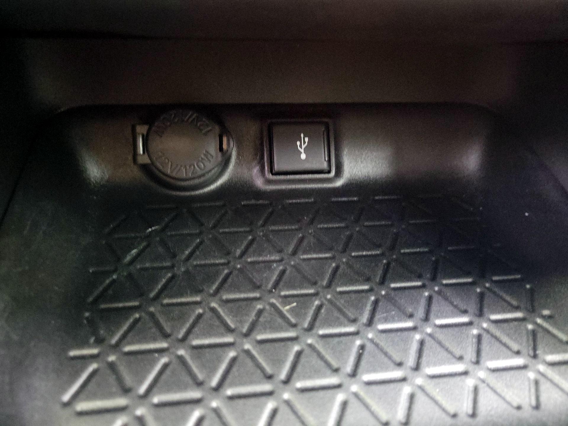 Thumbnail: 2021 Toyota RAV4 - 18