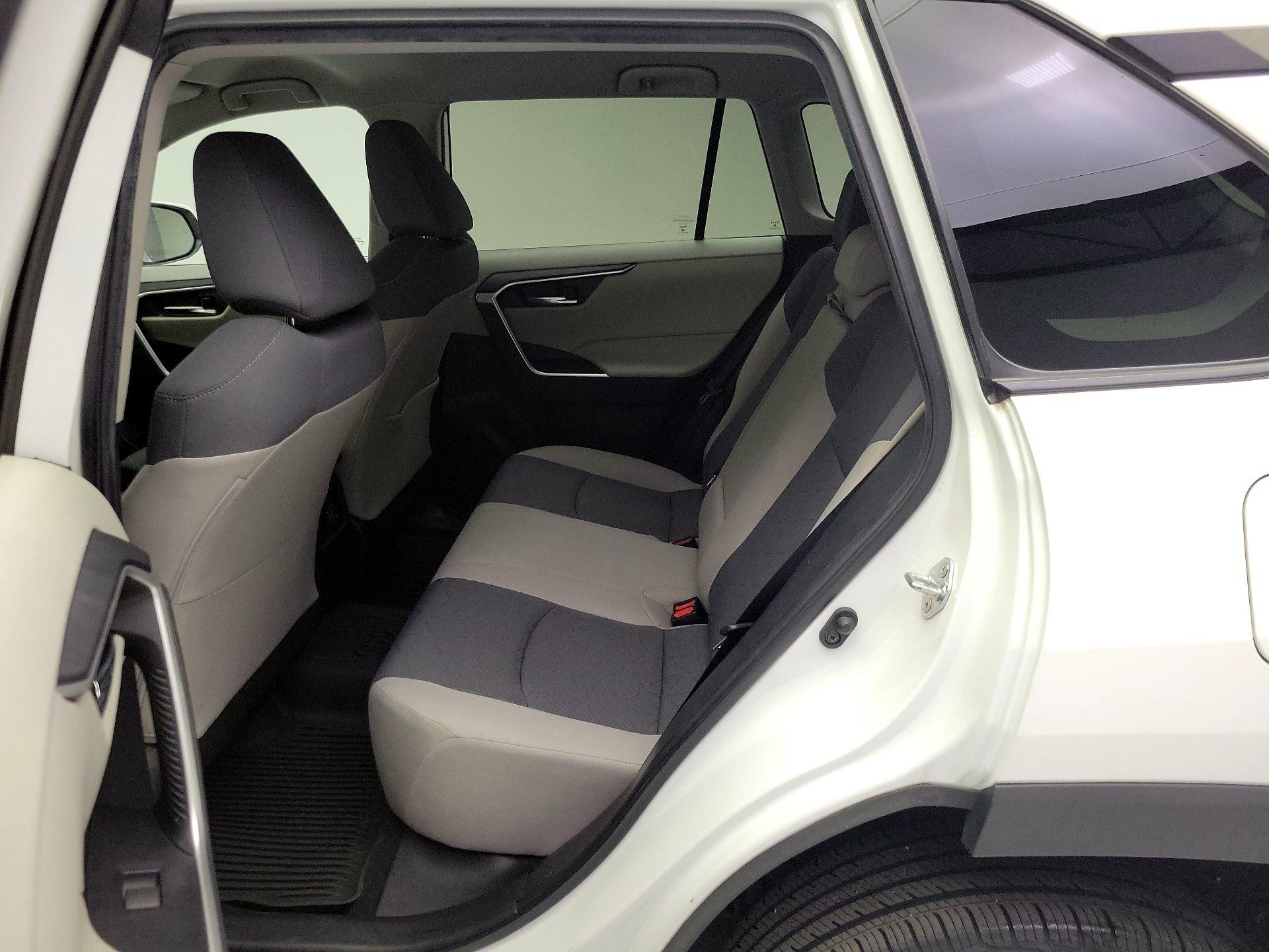 Thumbnail: 2021 Toyota RAV4 - 19