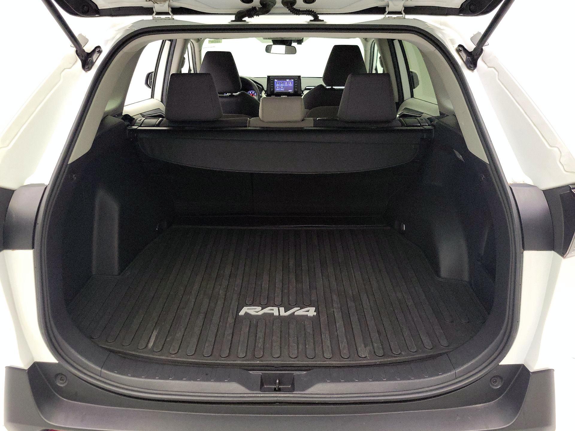 Thumbnail: 2021 Toyota RAV4 - 20