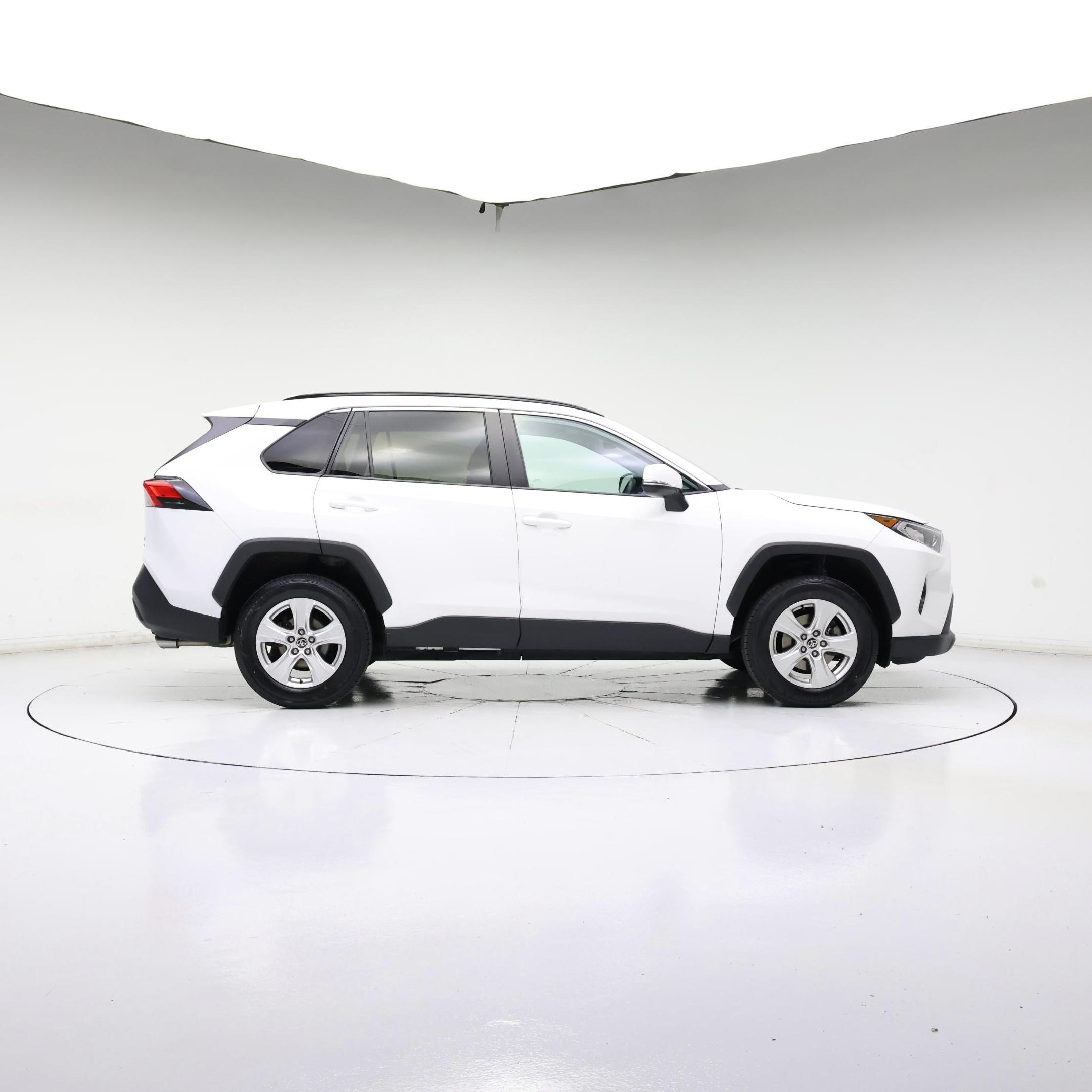 Thumbnail: 2021 Toyota RAV4 - 7