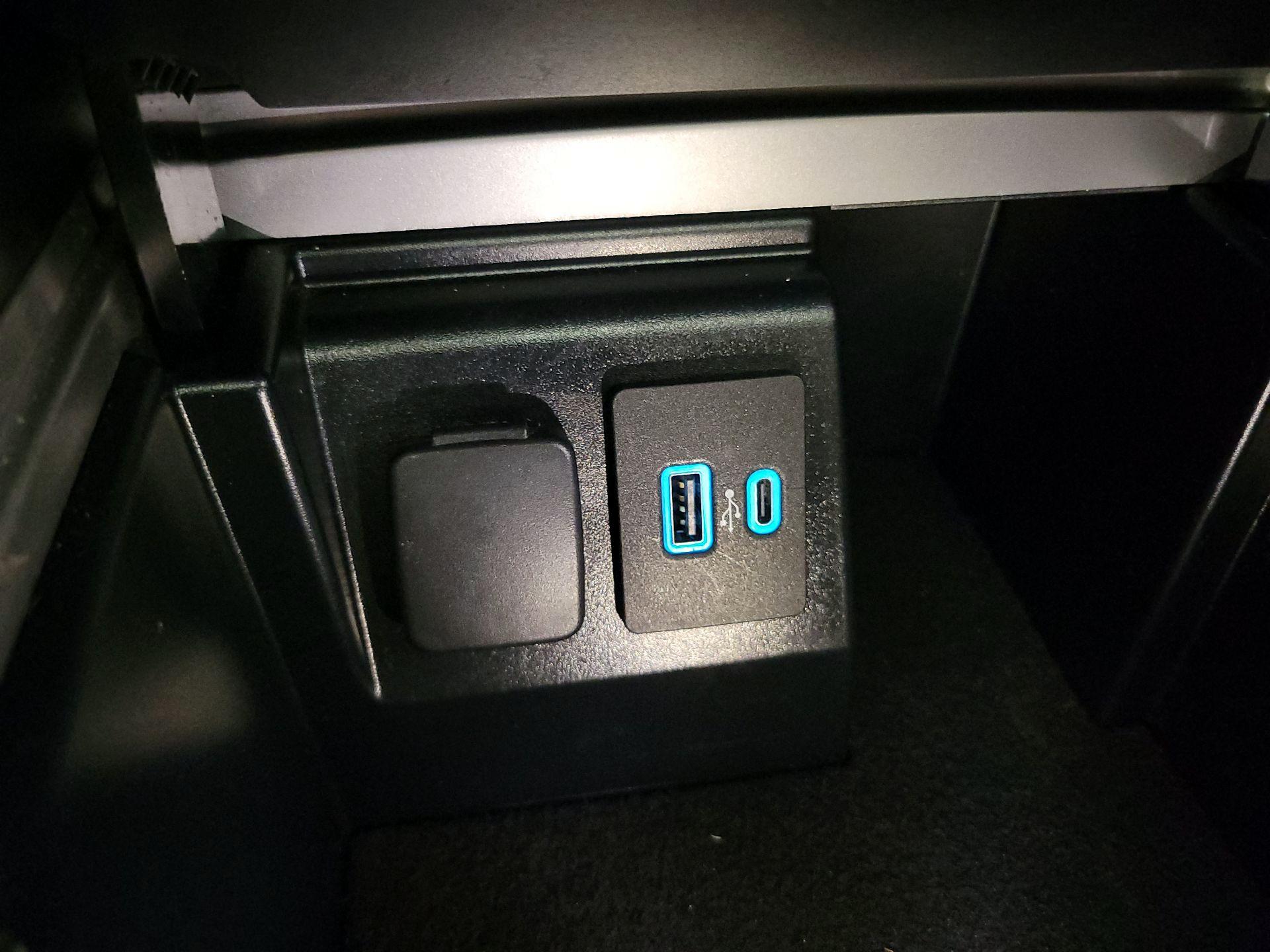 Thumbnail: 2021 Ford Explorer - 19