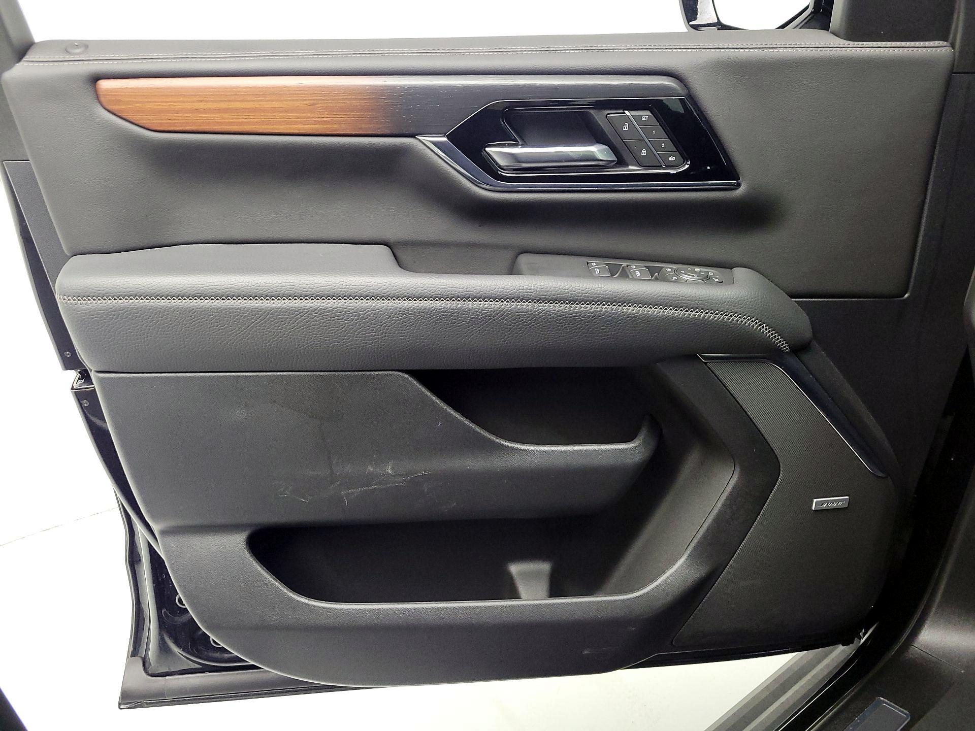 Thumbnail: 2025 GMC Yukon XL - 12