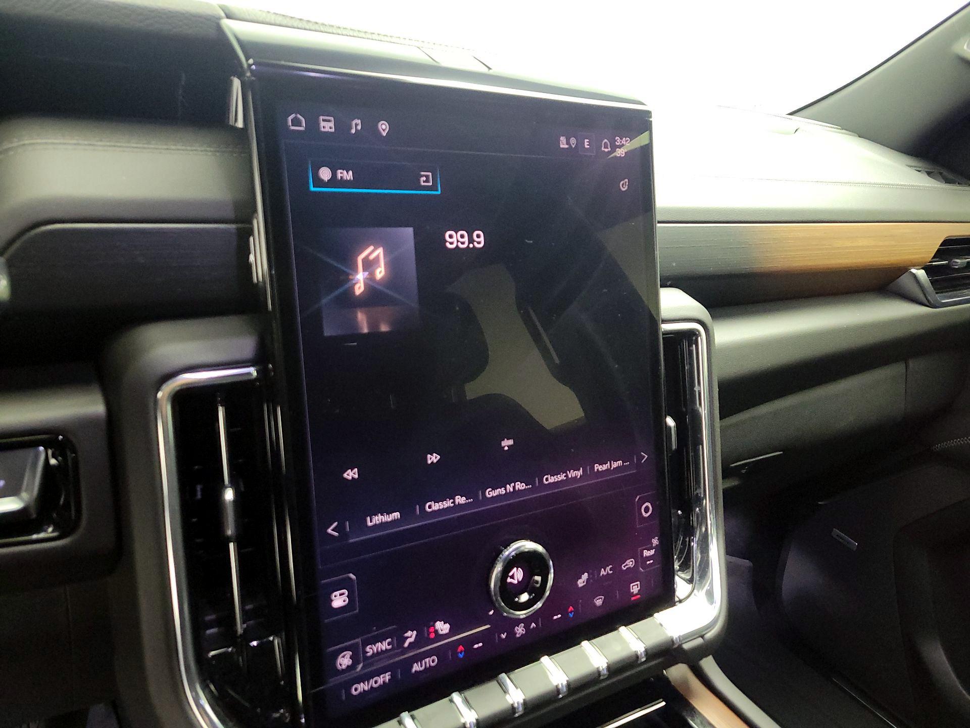 Thumbnail: 2025 GMC Yukon XL - 15