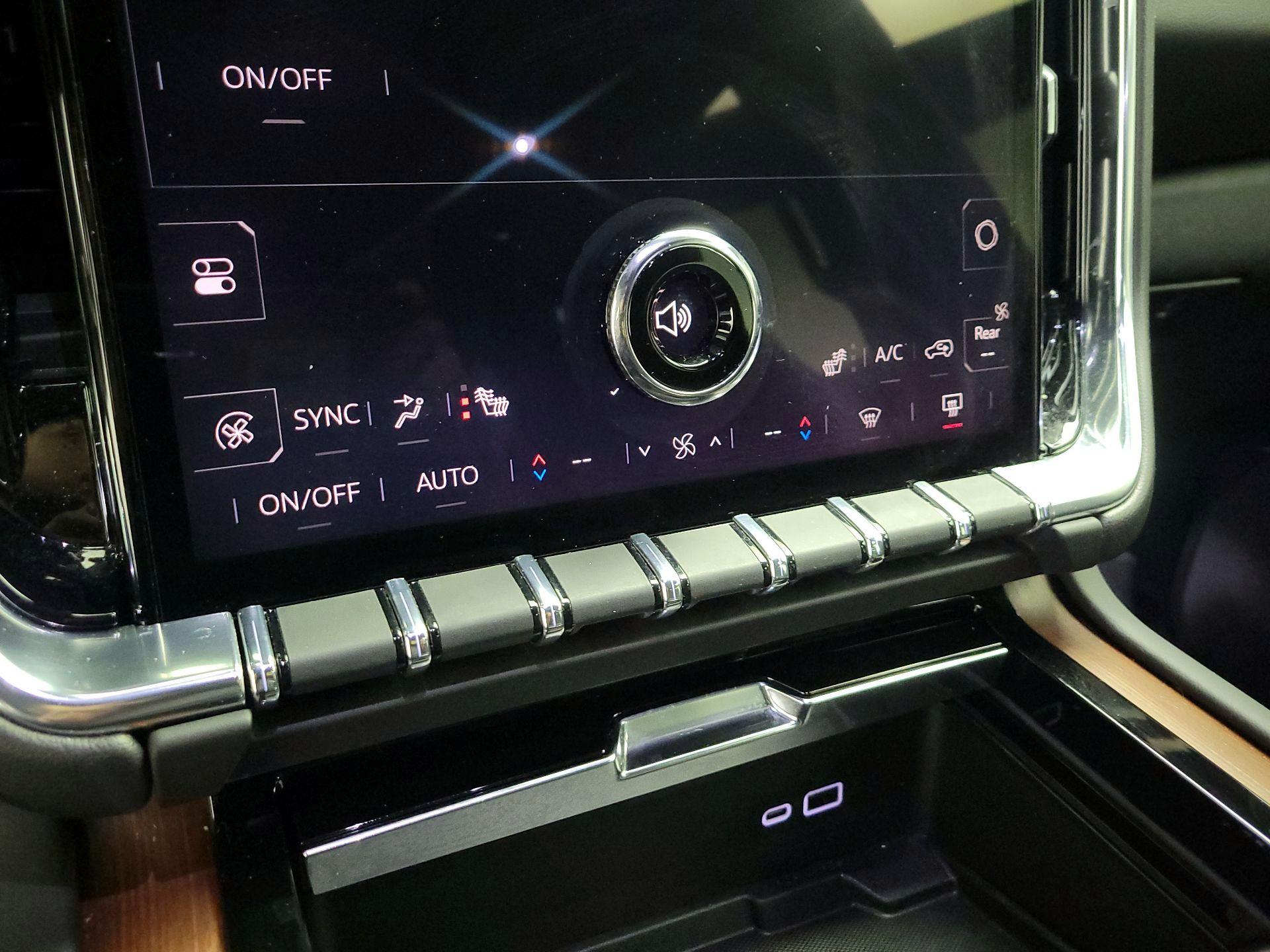 Thumbnail: 2025 GMC Yukon XL - 16