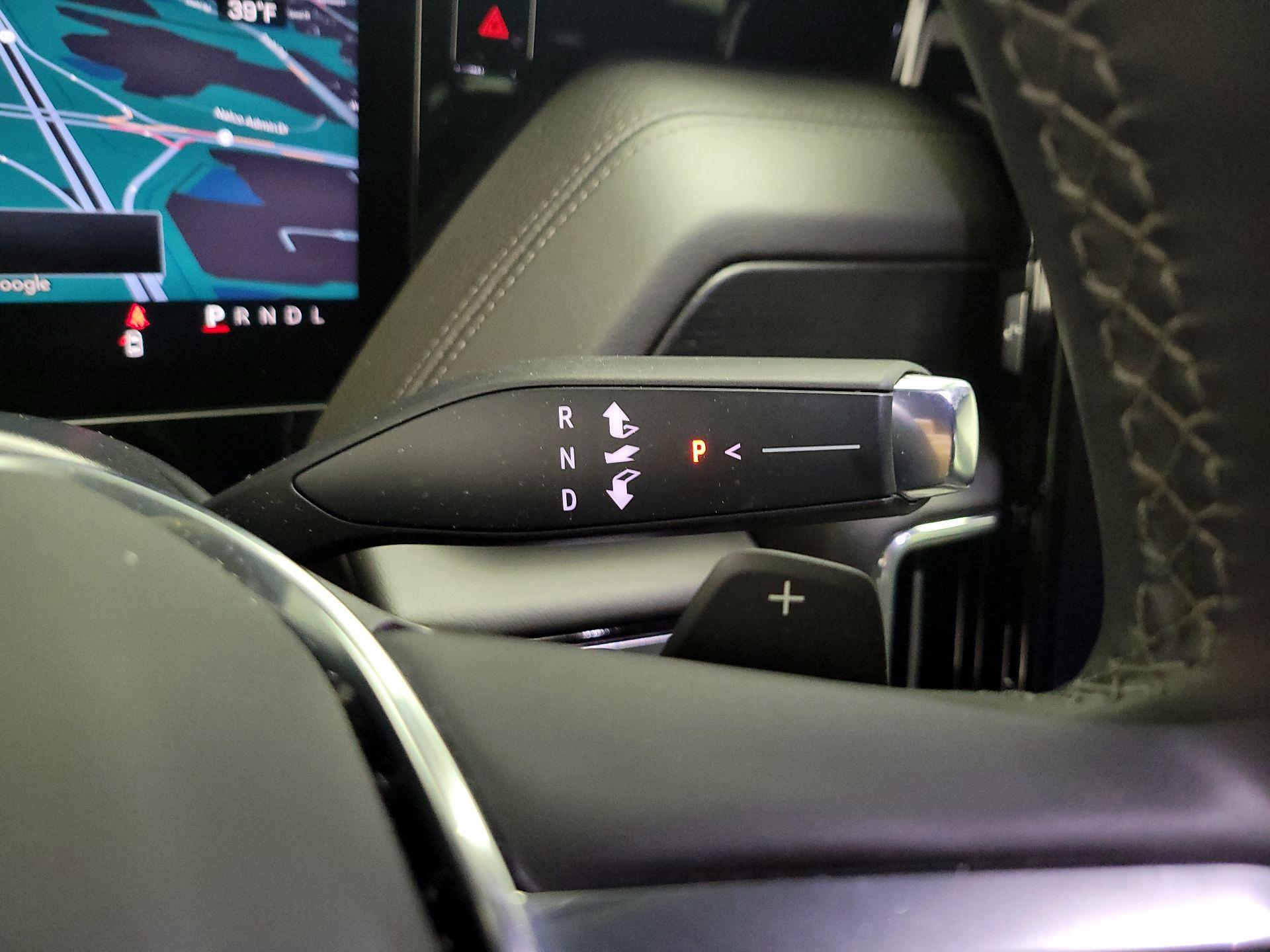 Thumbnail: 2025 GMC Yukon XL - 17