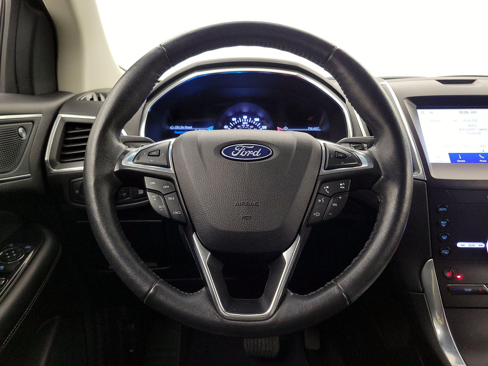 Thumbnail: 2020 Ford Edge - 10