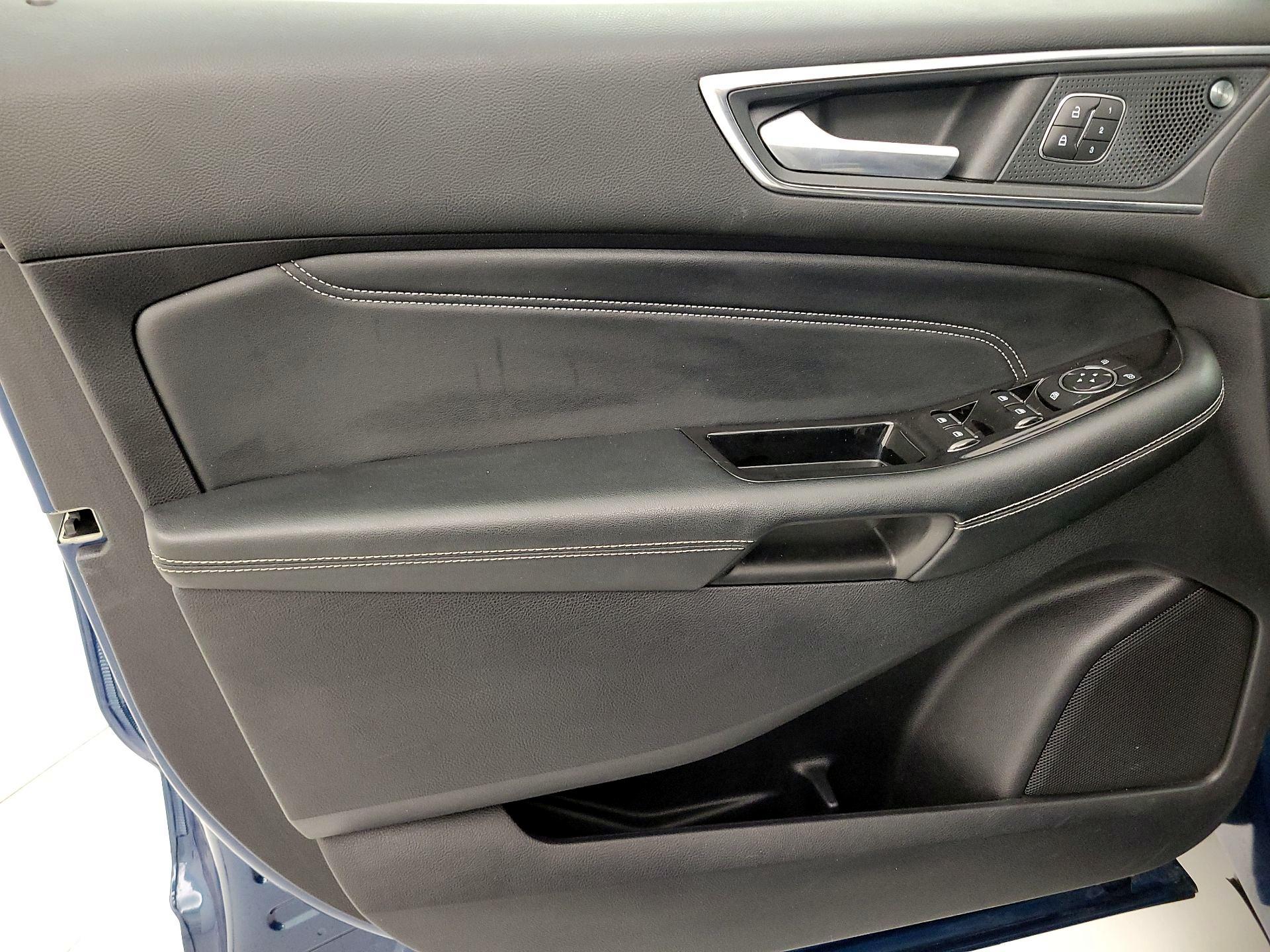 Thumbnail: 2020 Ford Edge - 12