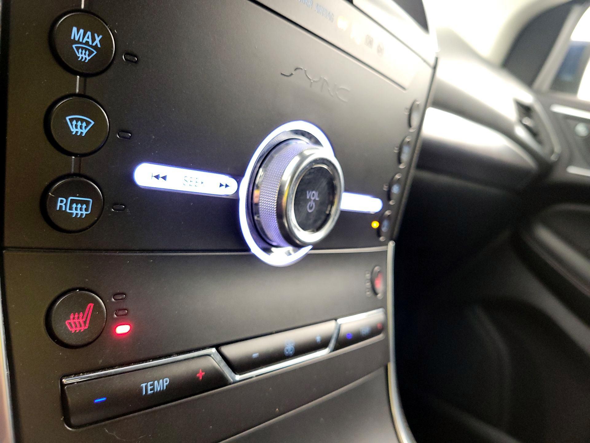 Thumbnail: 2020 Ford Edge - 16