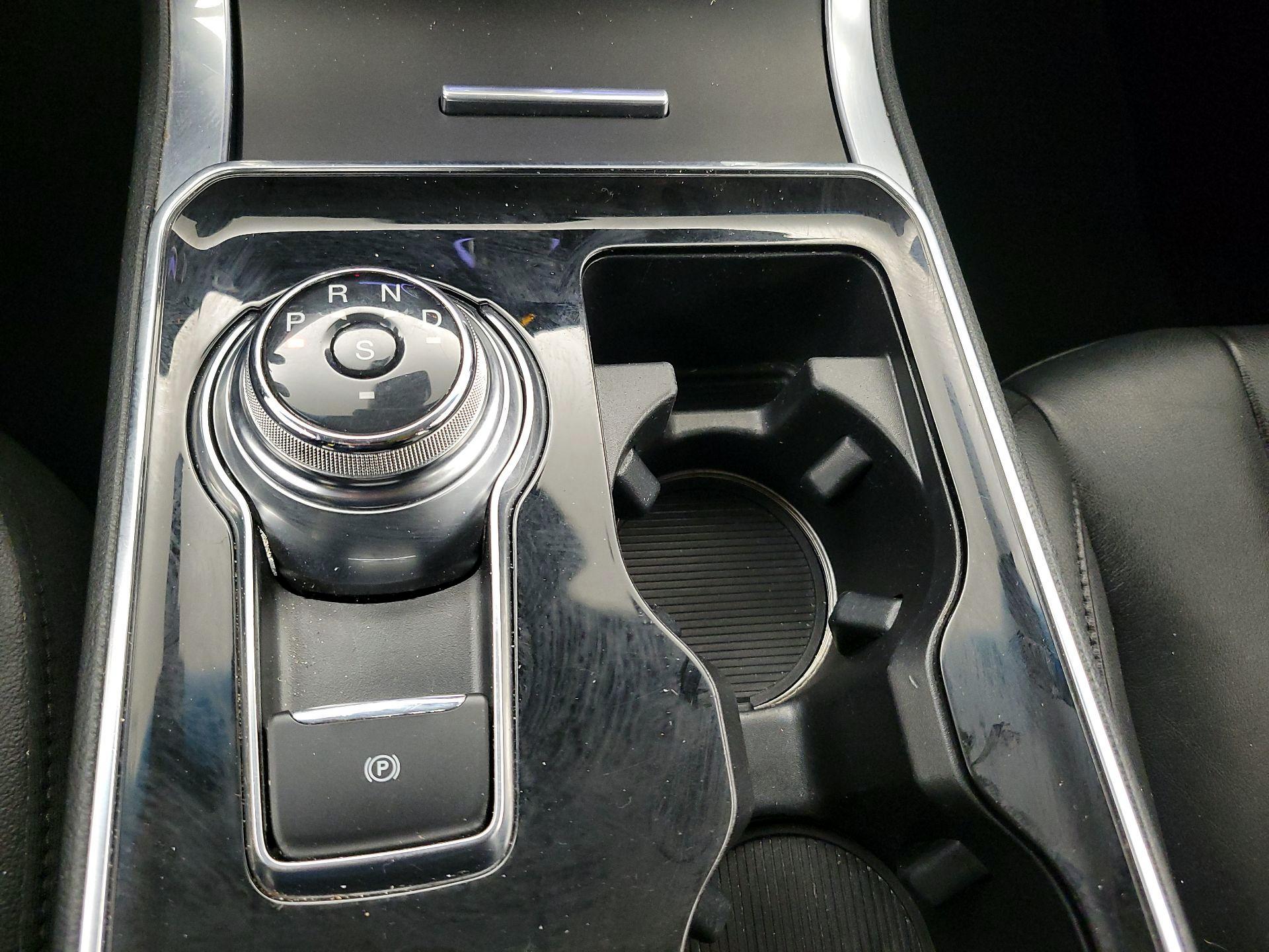 Thumbnail: 2020 Ford Edge - 17