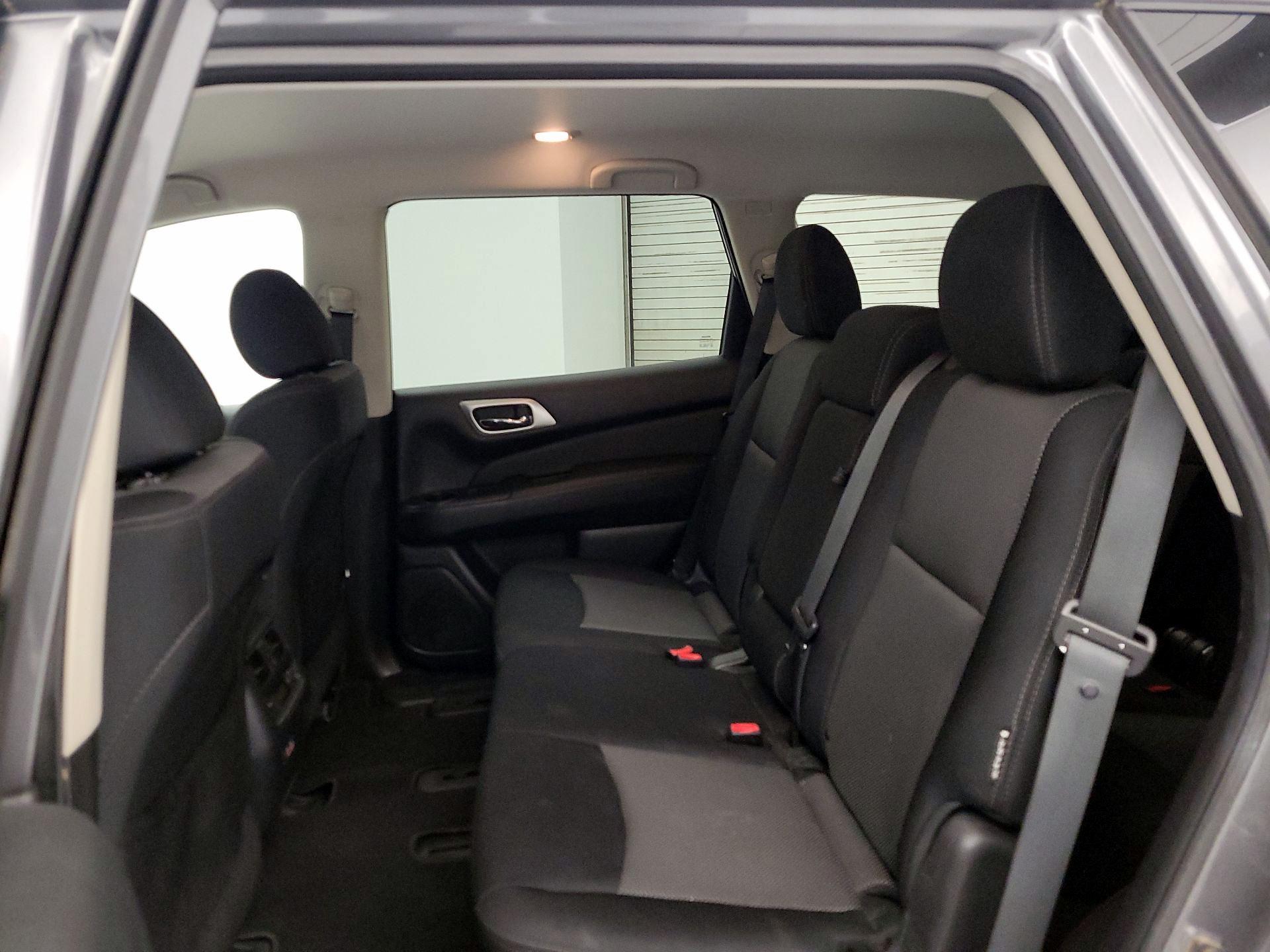 Thumbnail: 2019 Nissan Pathfinder - 19