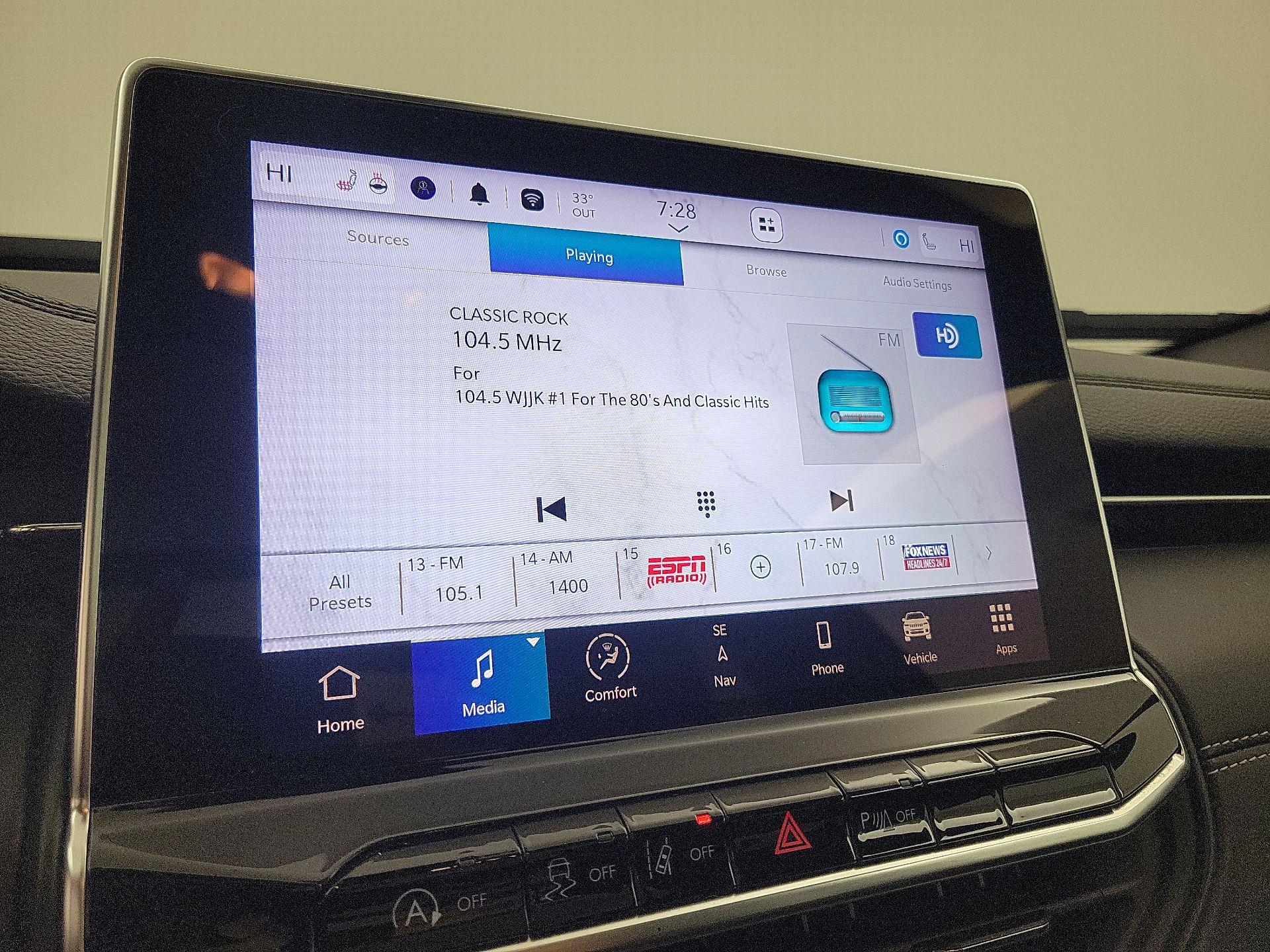 Thumbnail: 2023 Jeep Compass - 16