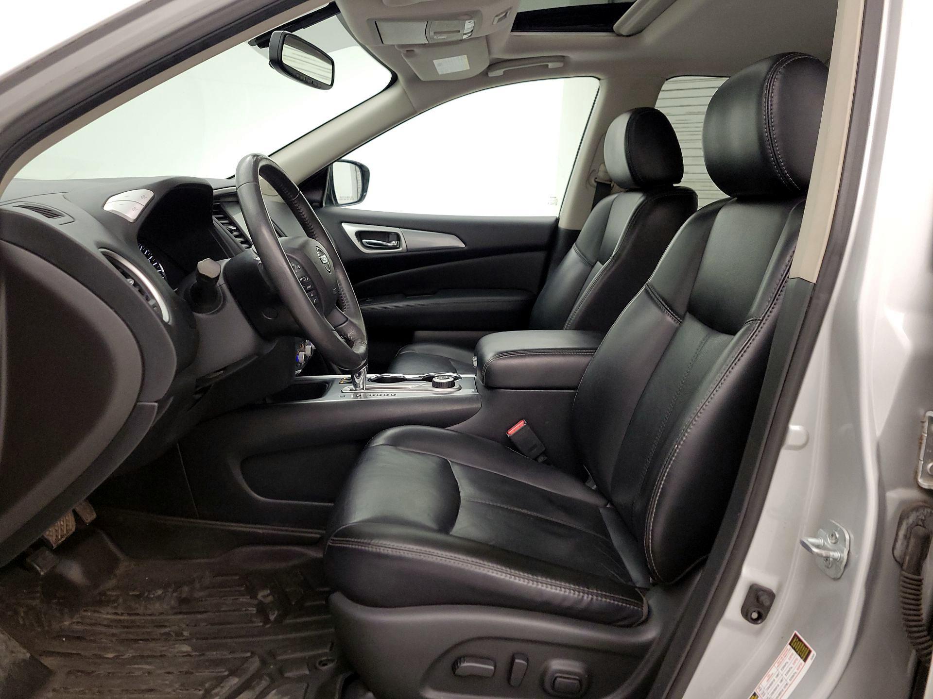 Thumbnail: 2017 Nissan Pathfinder - 11