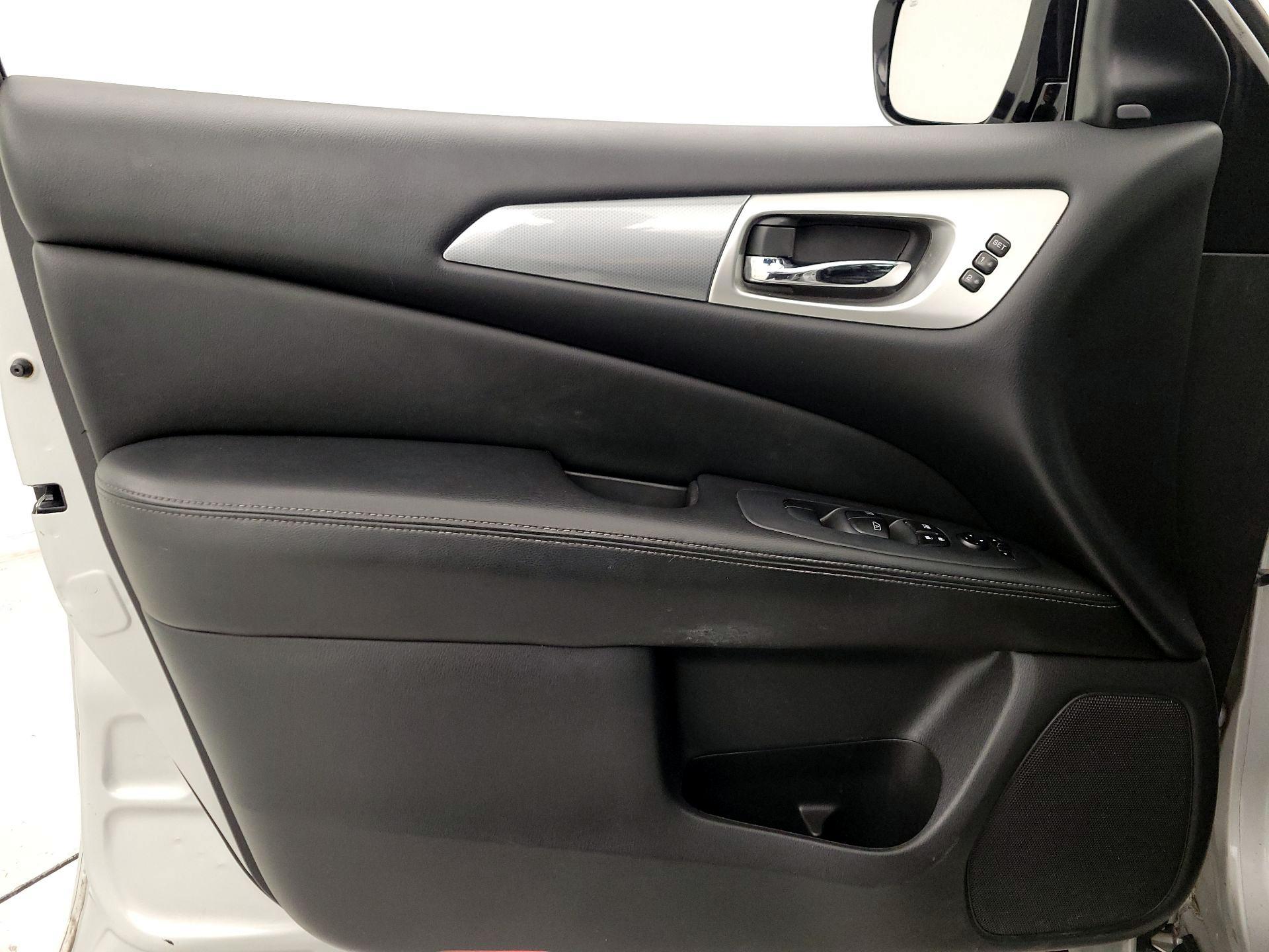 Thumbnail: 2017 Nissan Pathfinder - 12