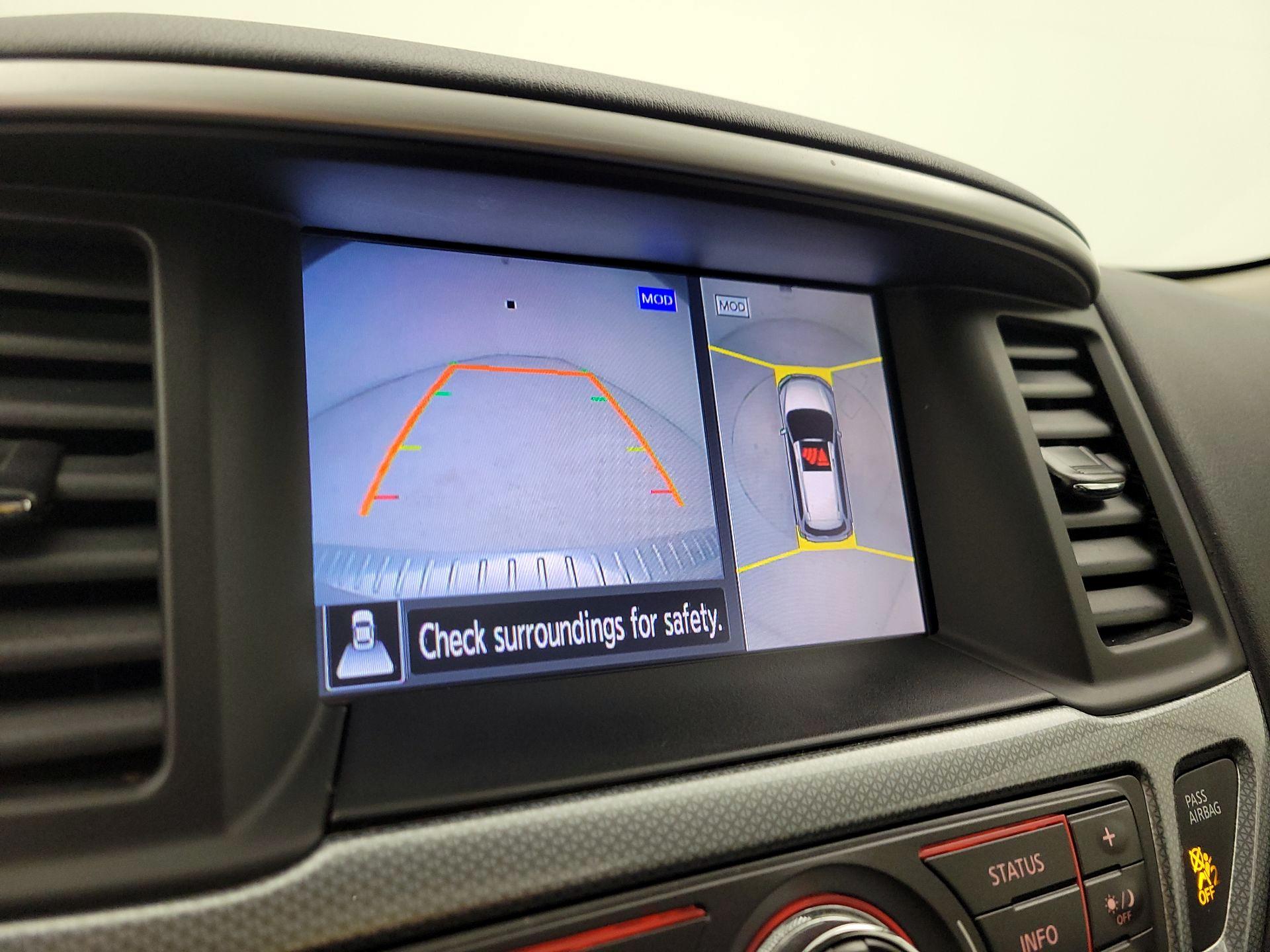 Thumbnail: 2017 Nissan Pathfinder - 15